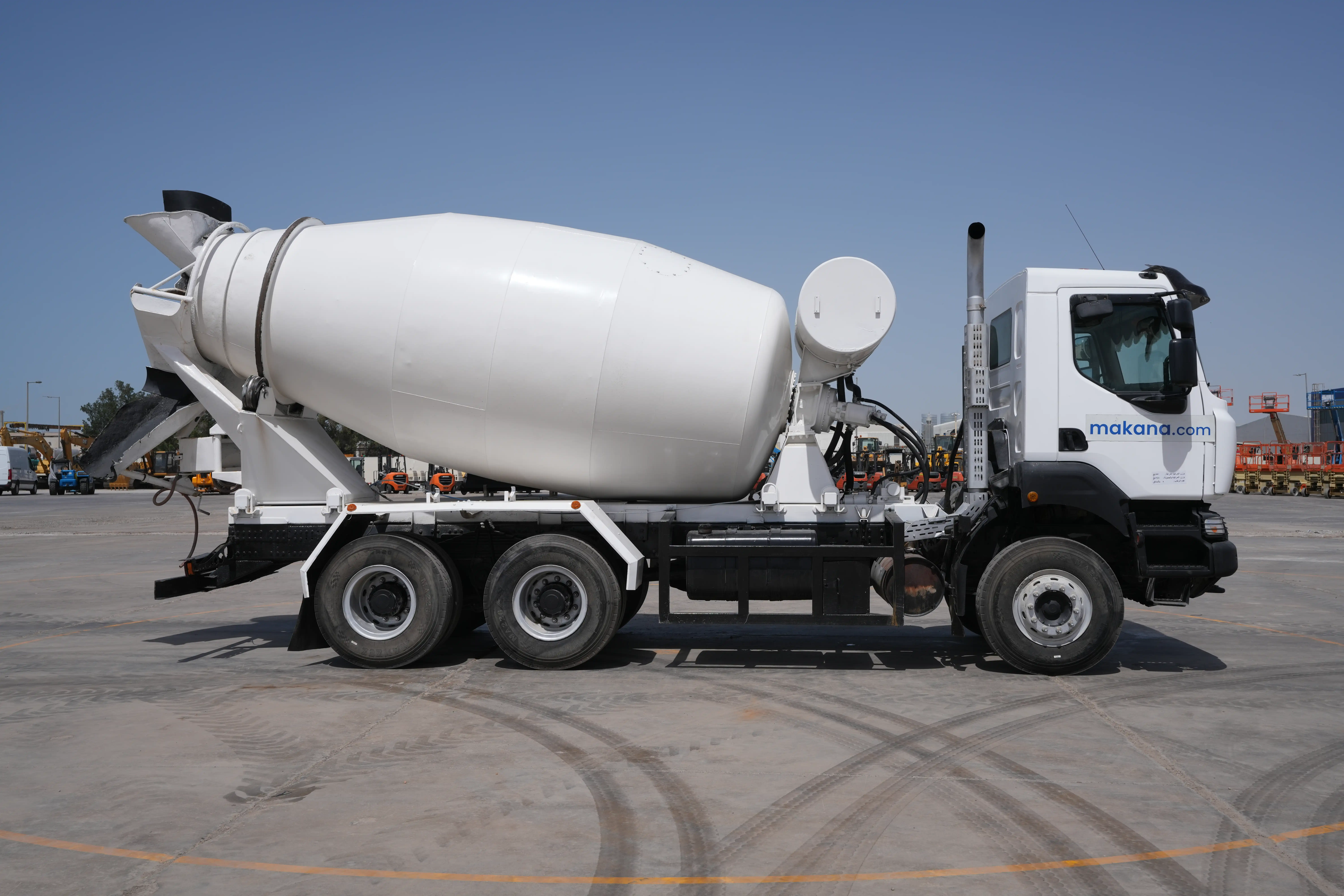 Product-Renault Kerax 330 6x4 concrete mixer truck-exterior