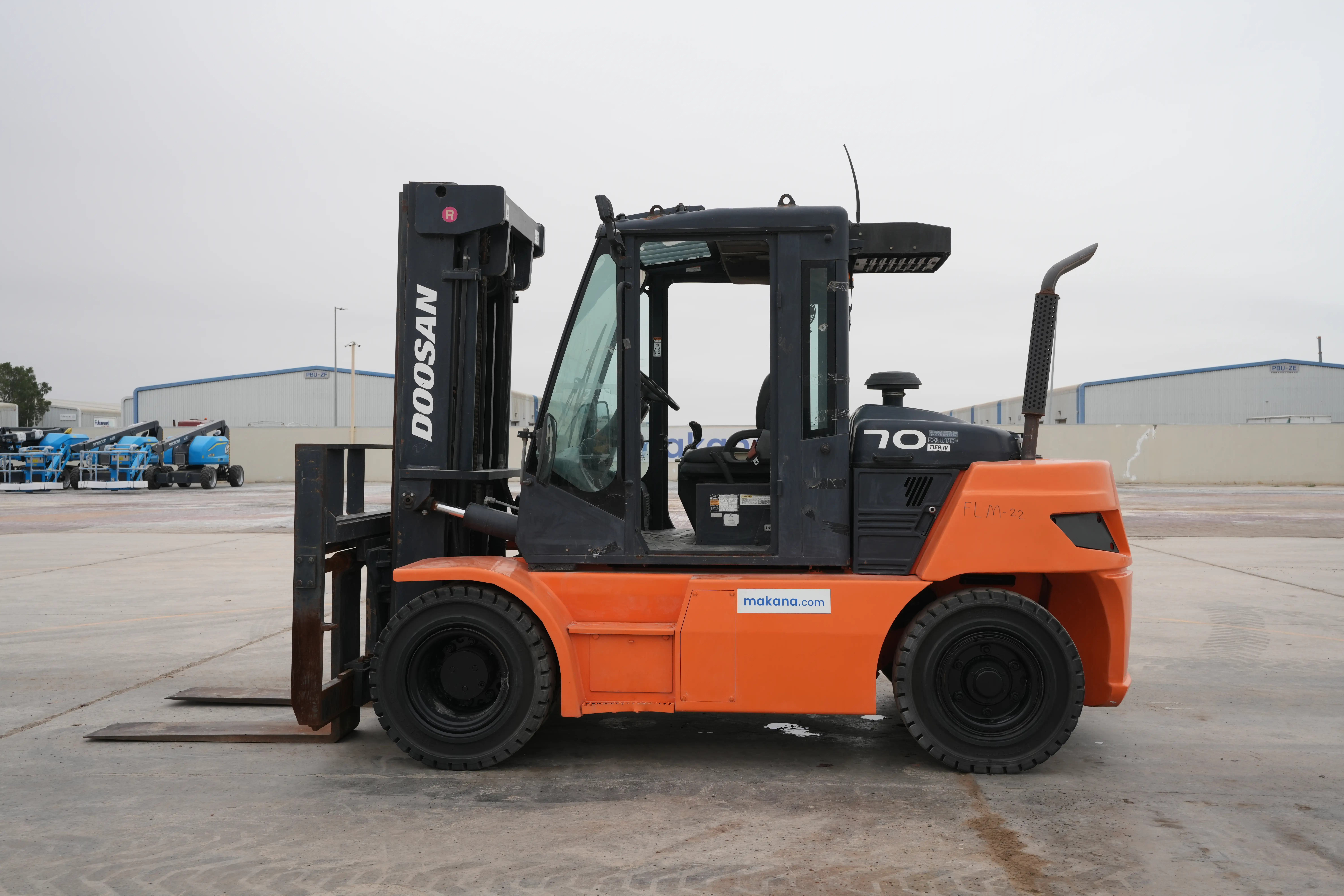 Product-Doosan D70S-7 forklift-exterior