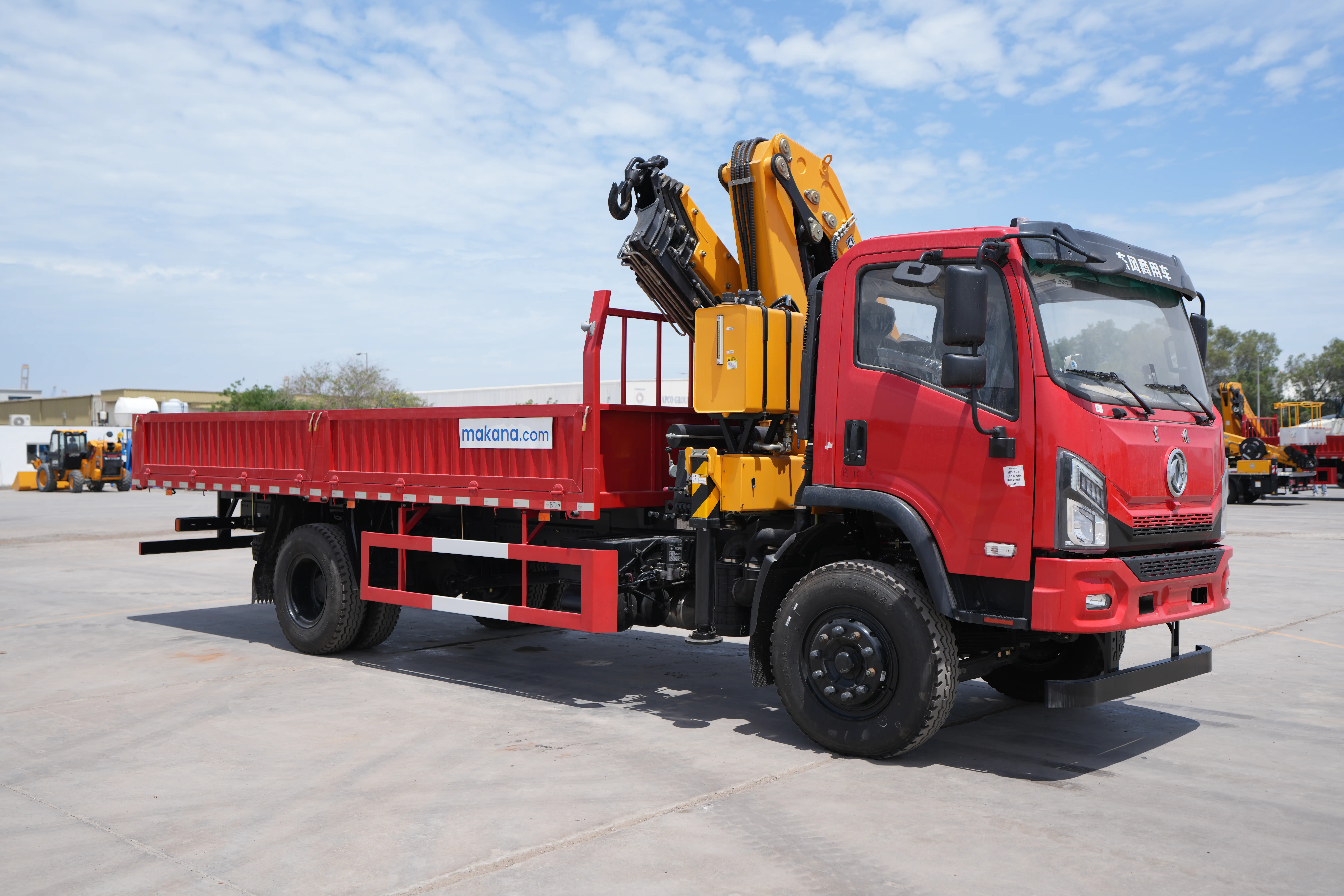 Product-XCMG SQZ200 boom crane on Dongfeng 4x2 truck-exterior