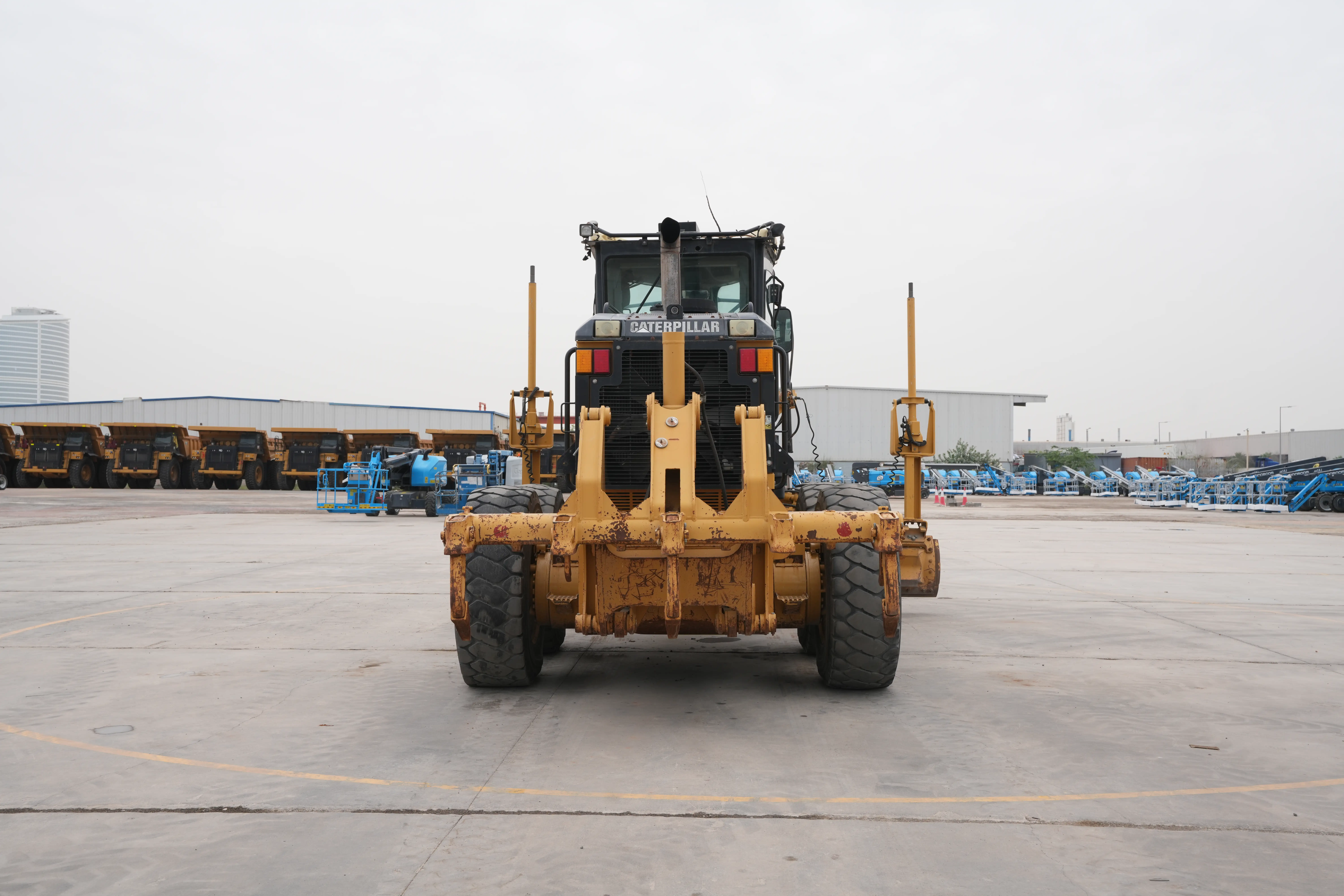 Product-Cat 140M motor grader-exterior