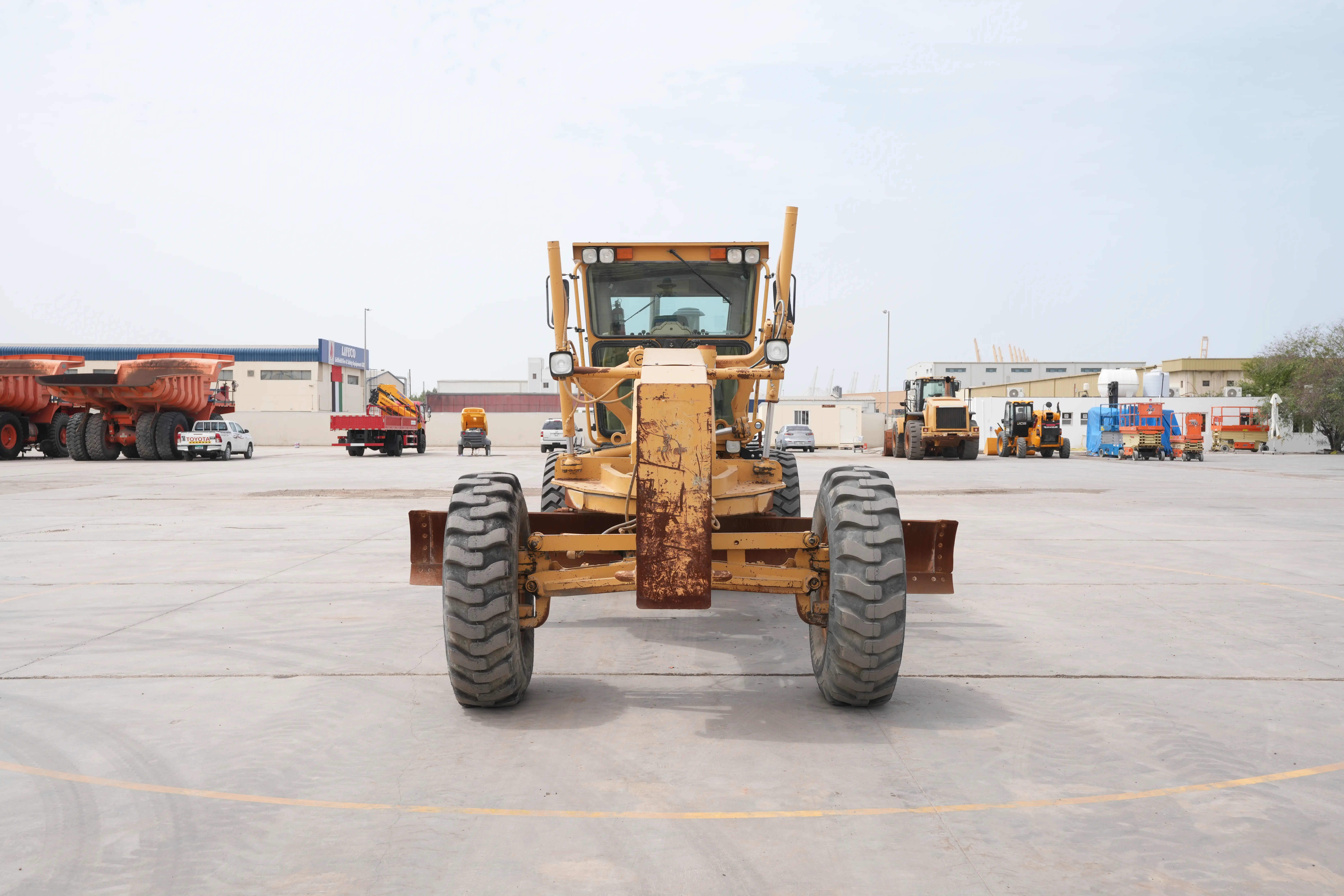 Product-Cat 140H motor grader-exterior