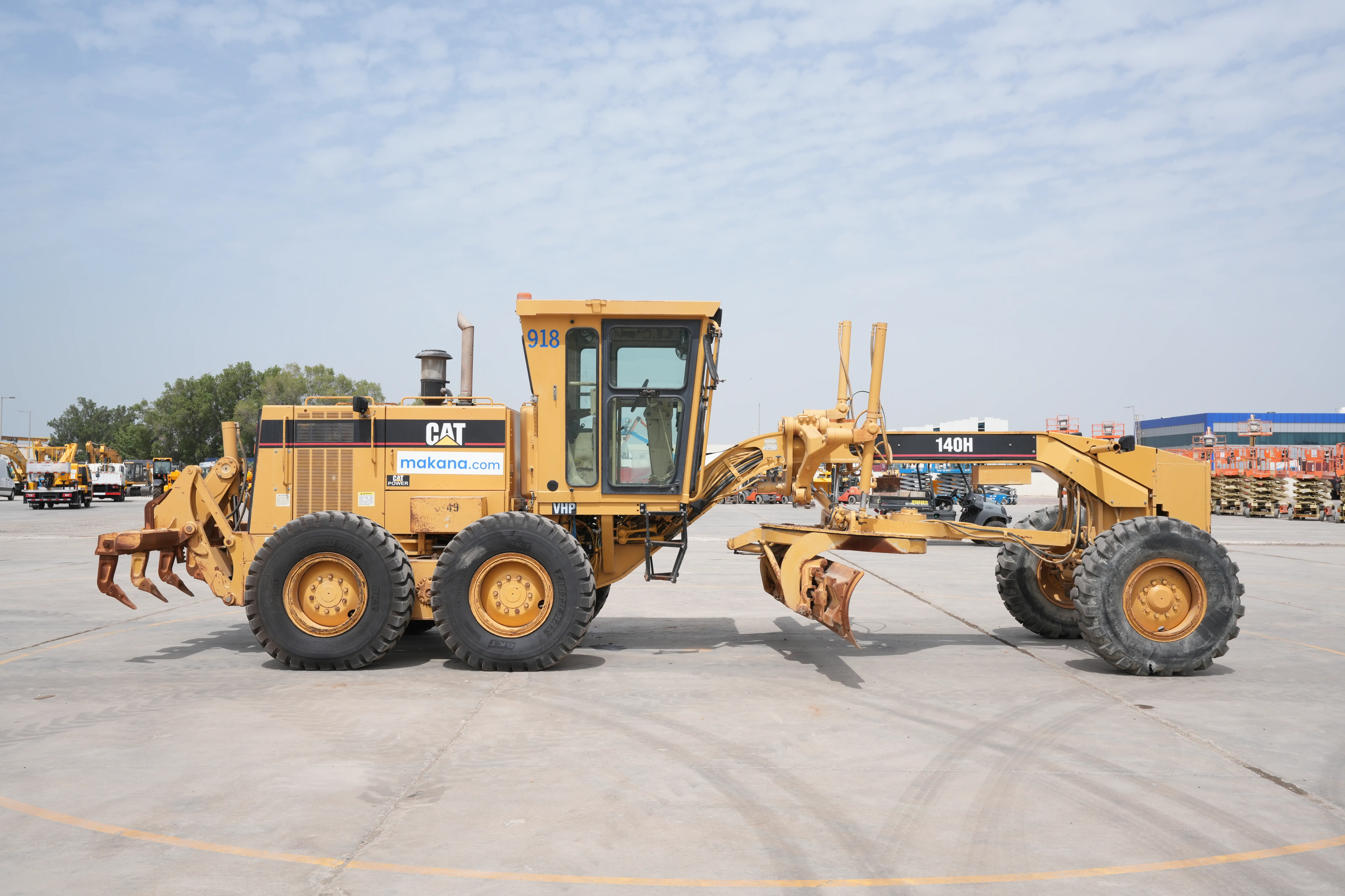 Product-Cat 140H motor grader-exterior