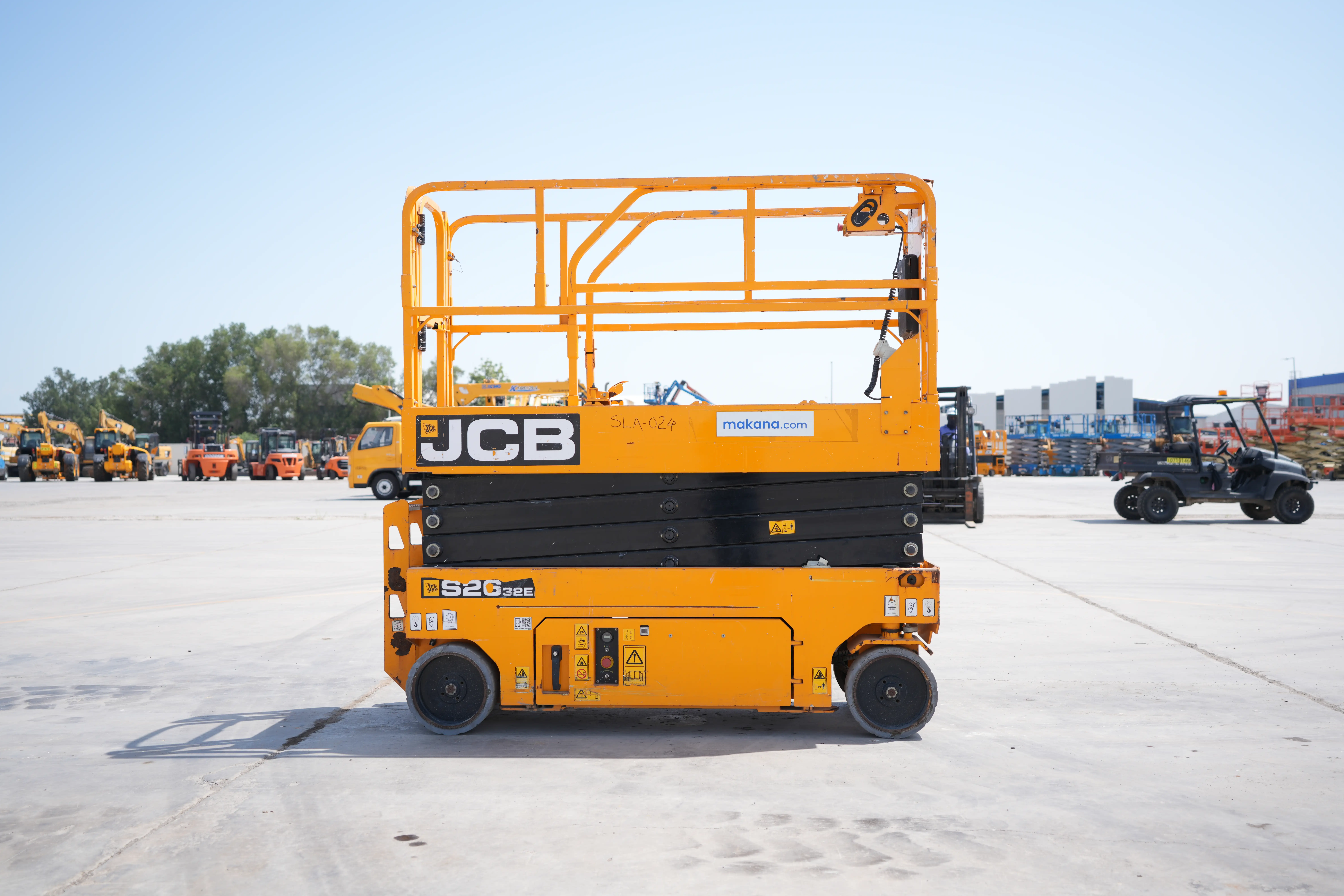 Product-JCB S2632E electric scissor lift-exterior