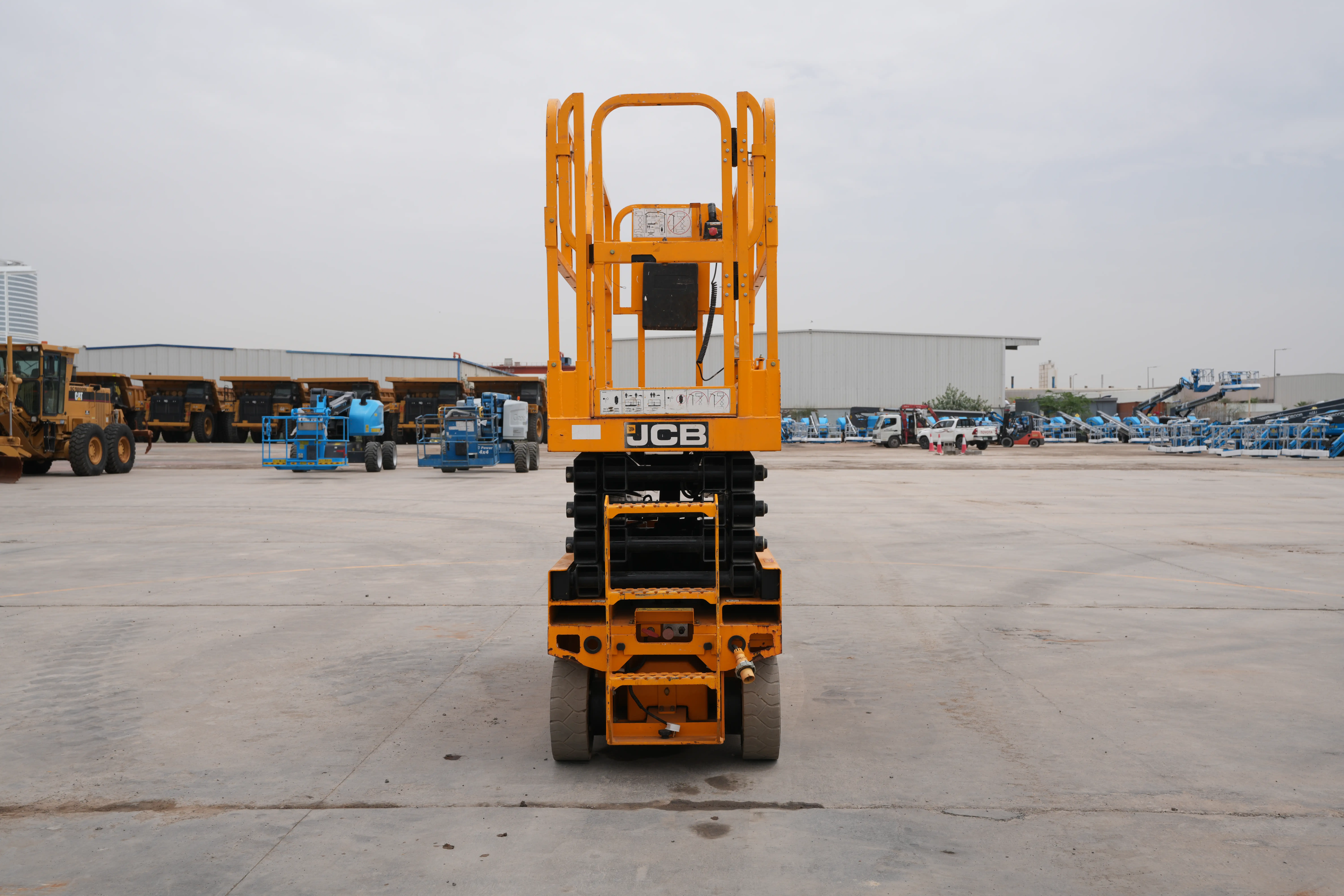 Product-JCB S2632E electric scissor lift-exterior