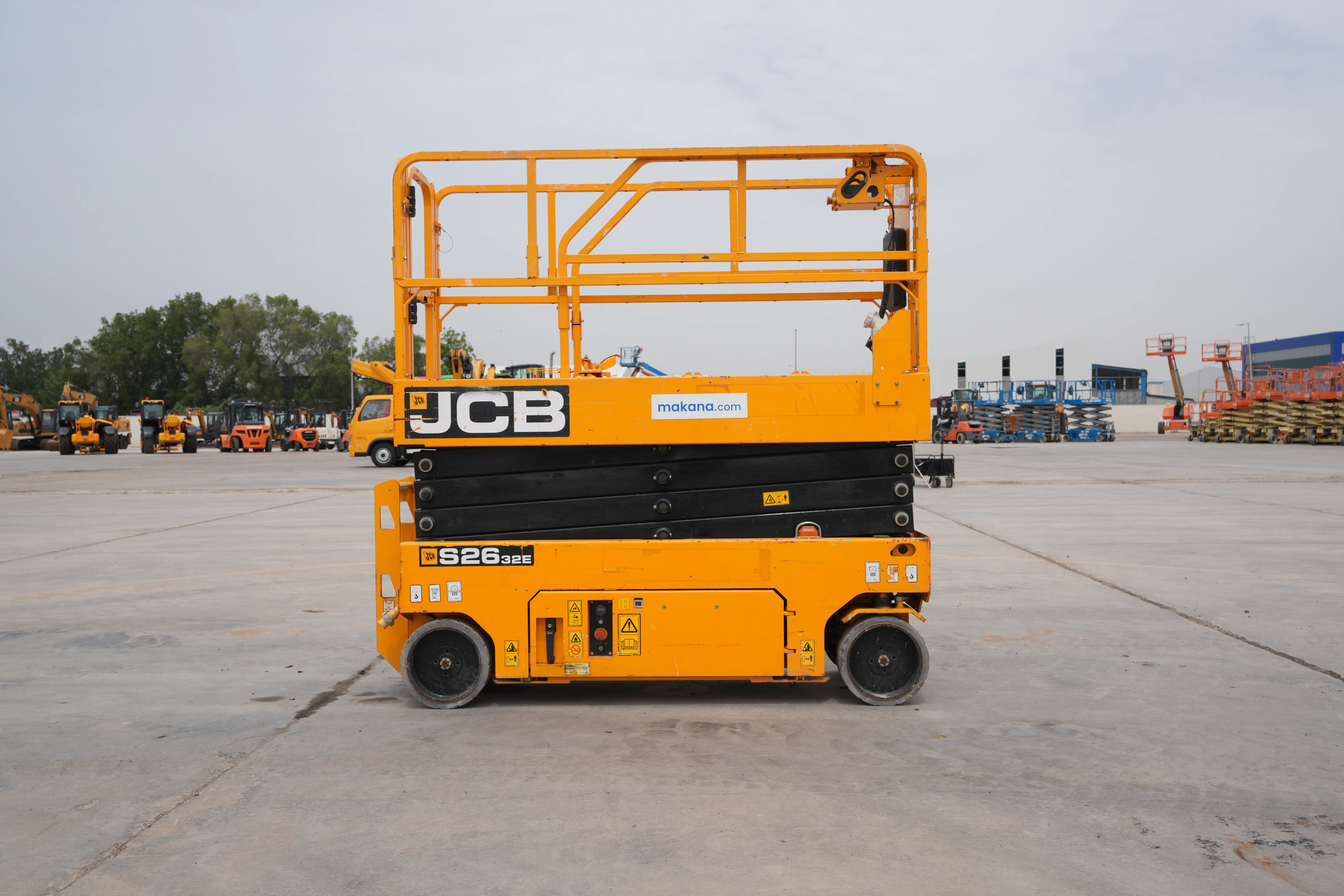 Product-JCB S2632E electric scissor lift-exterior