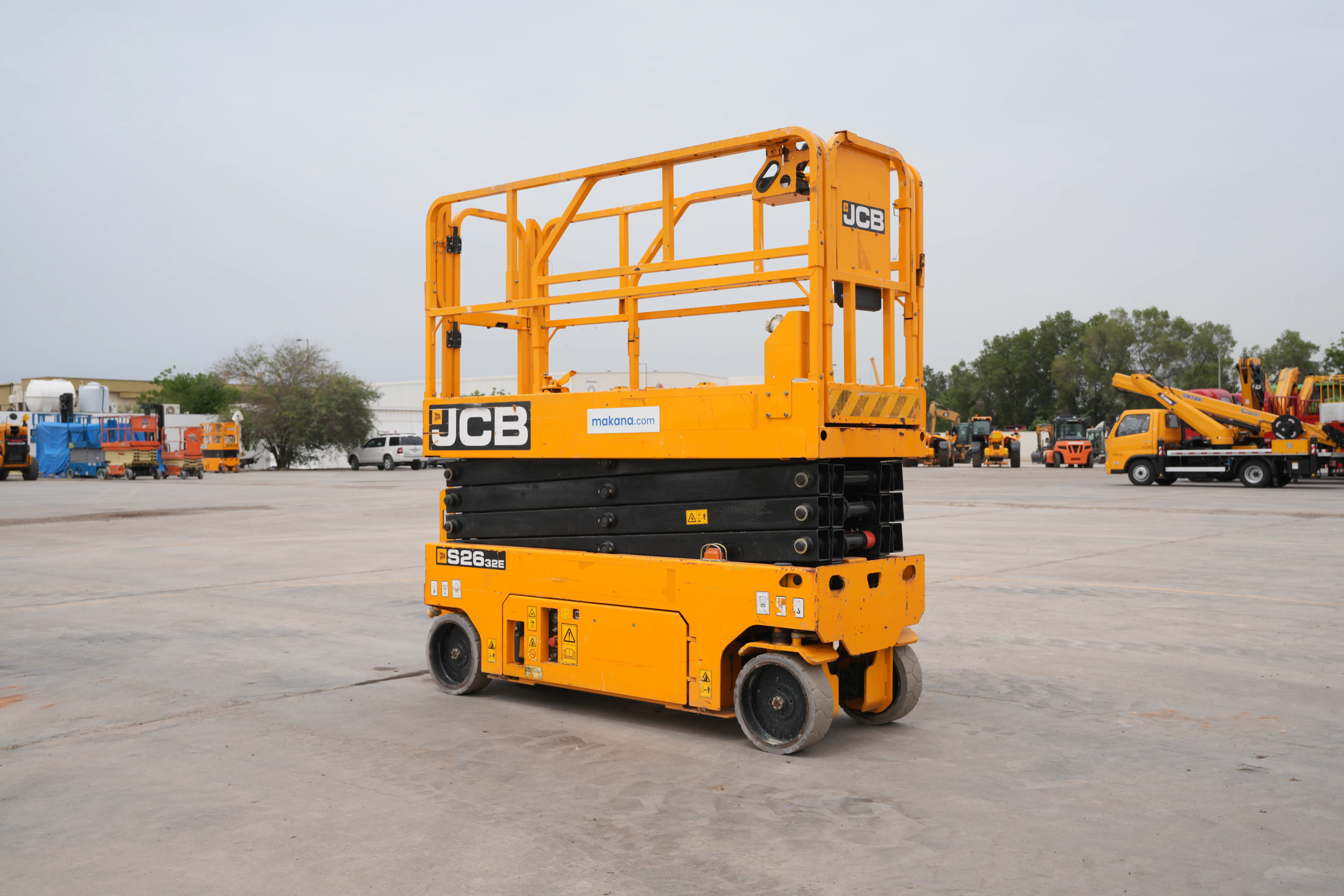 Product-JCB S2632E electric scissor lift-exterior