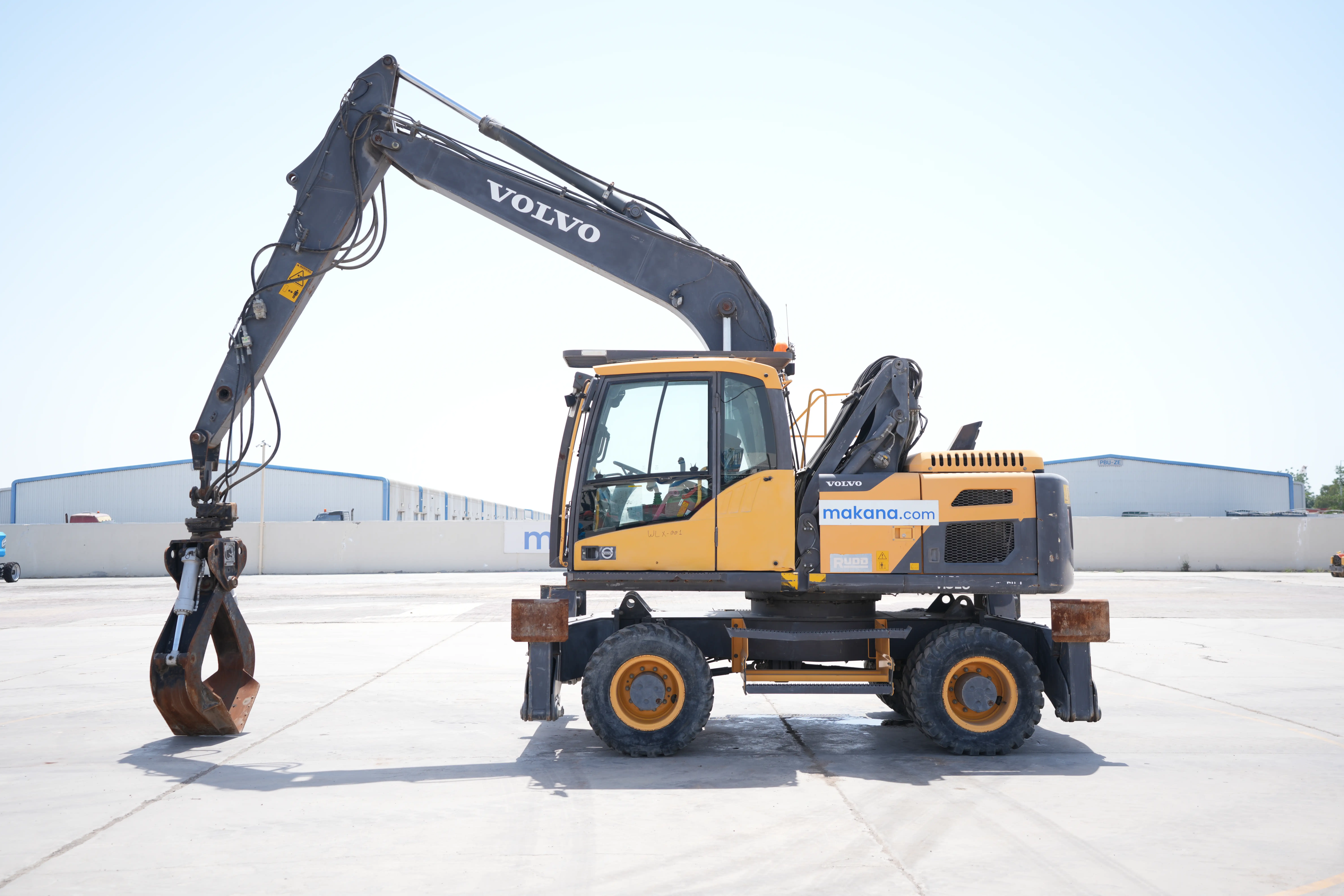 Product-Volvo EW160D wheel excavator with grab-exterior