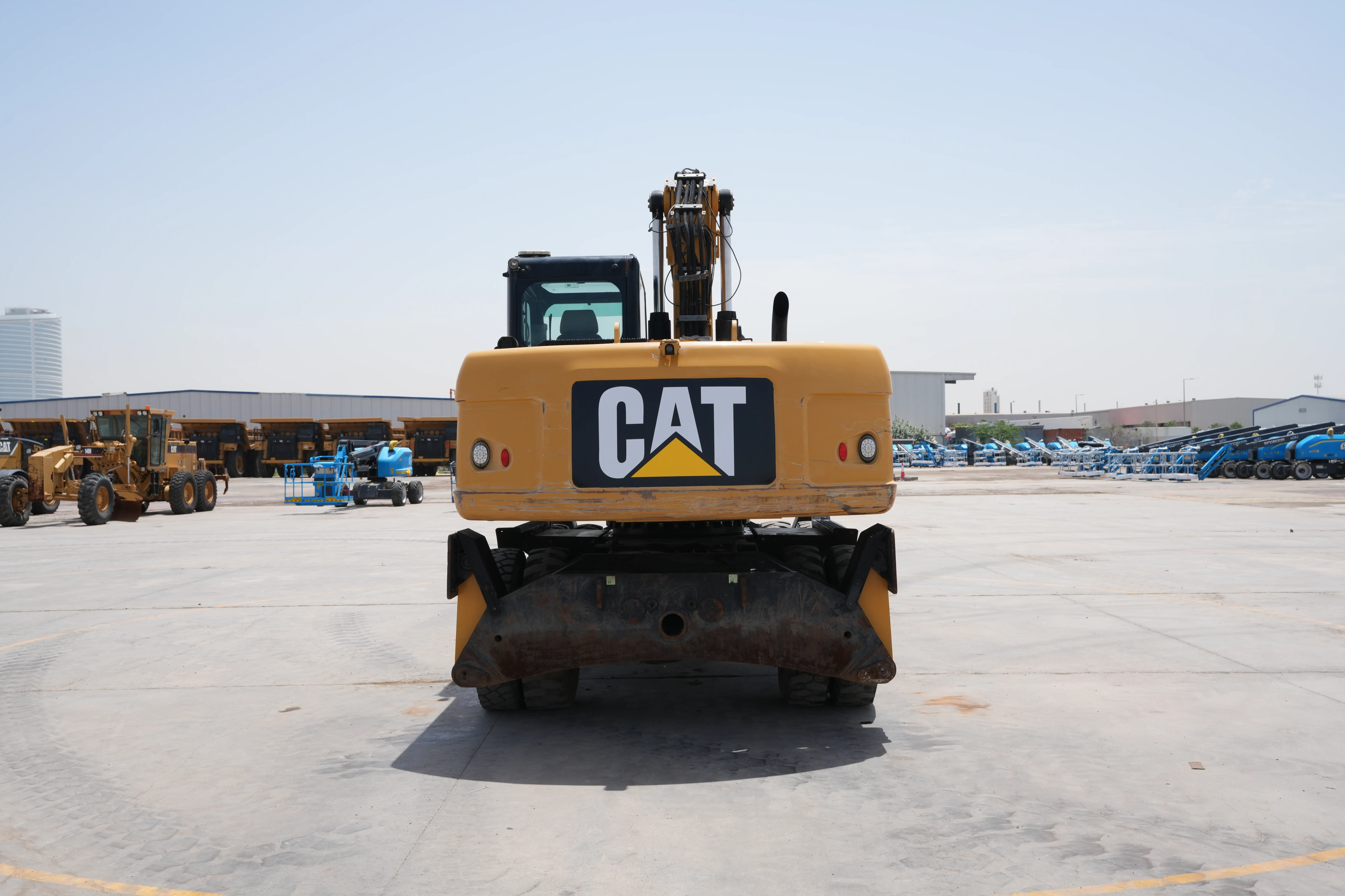 Product-Cat M318D wheel excavator-exterior