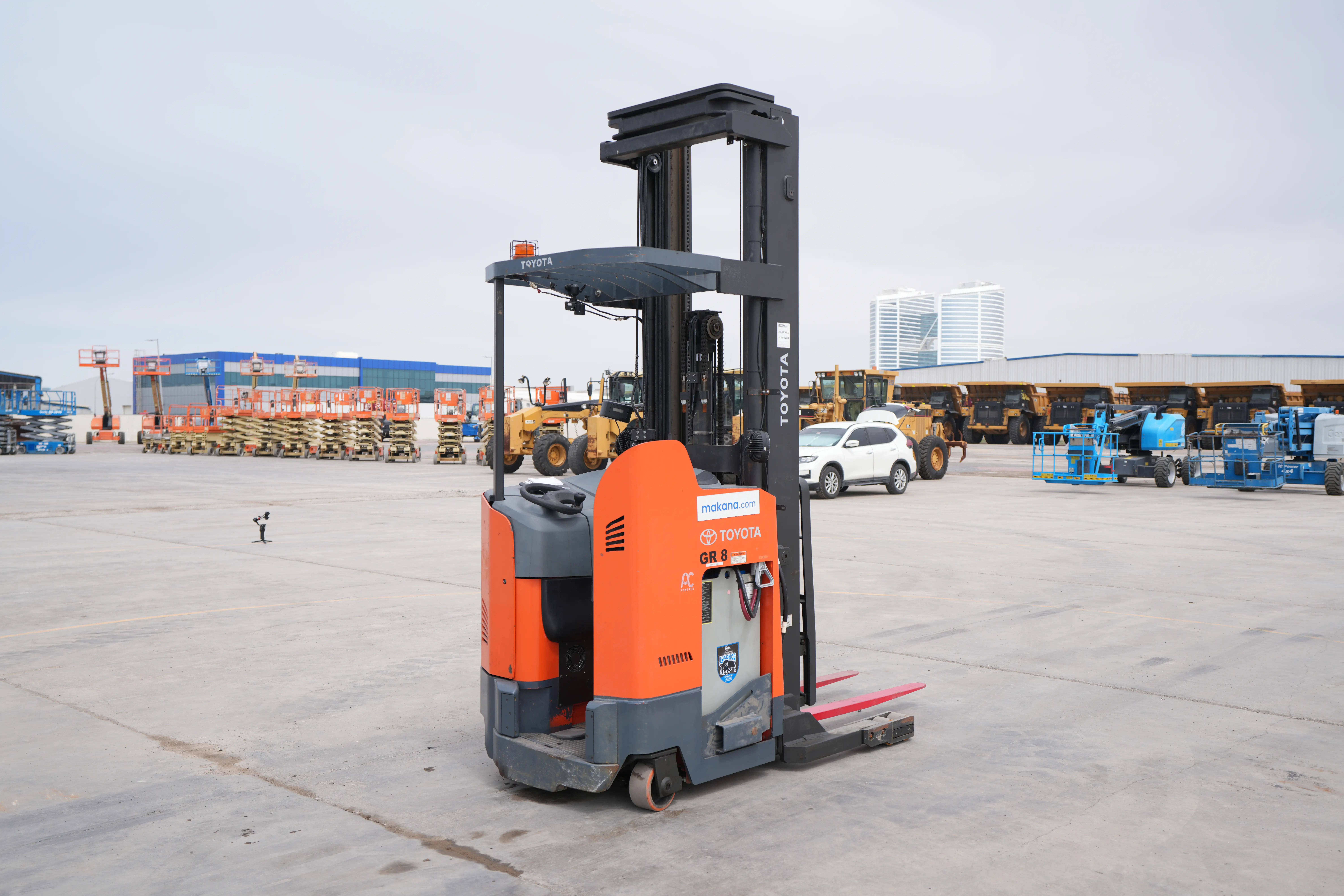 Product-Toyota 9BRU23 reach truck-exterior