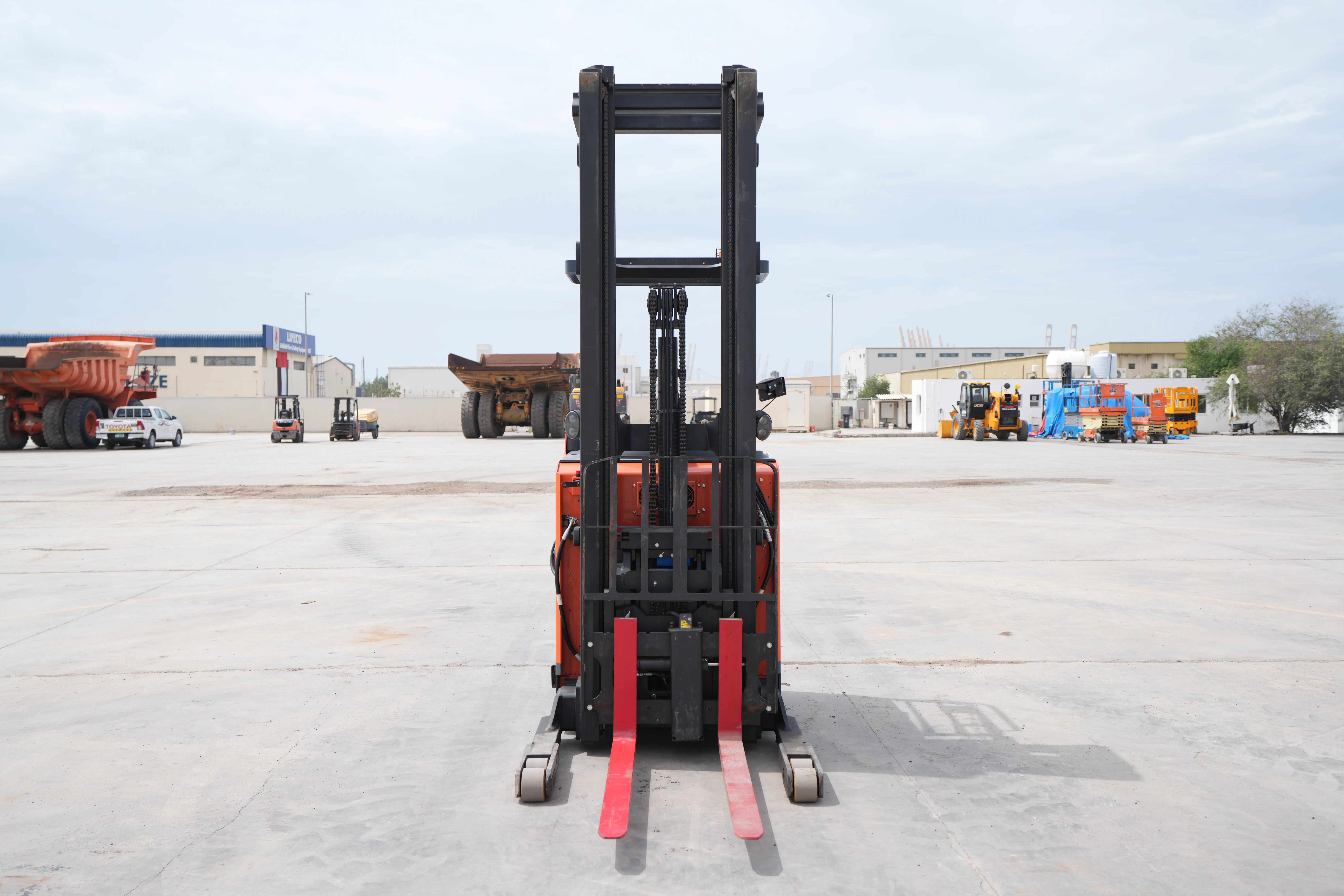Product-Toyota 9BRU23 reach truck-exterior