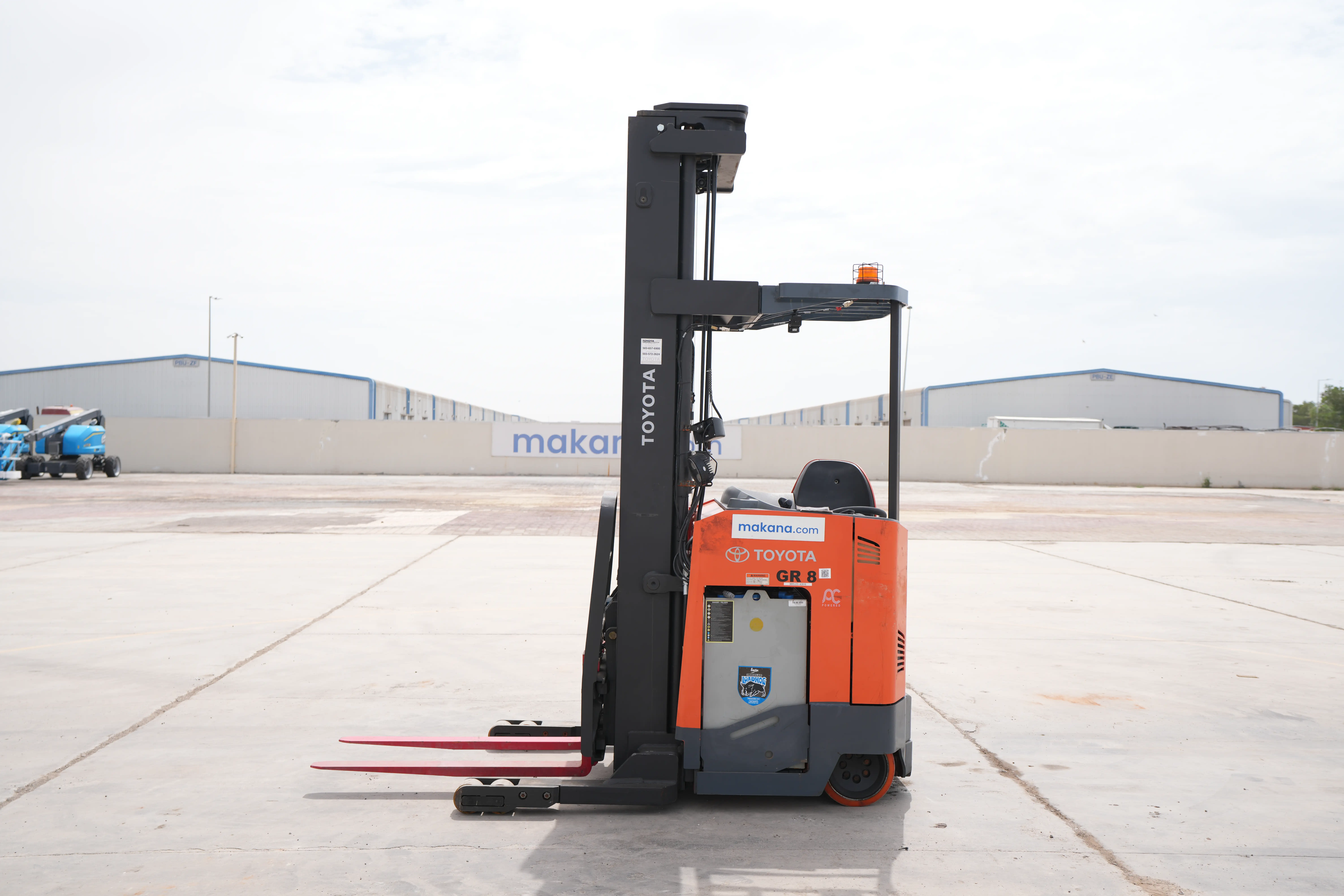 Product-Toyota 9BRU23 reach truck-exterior