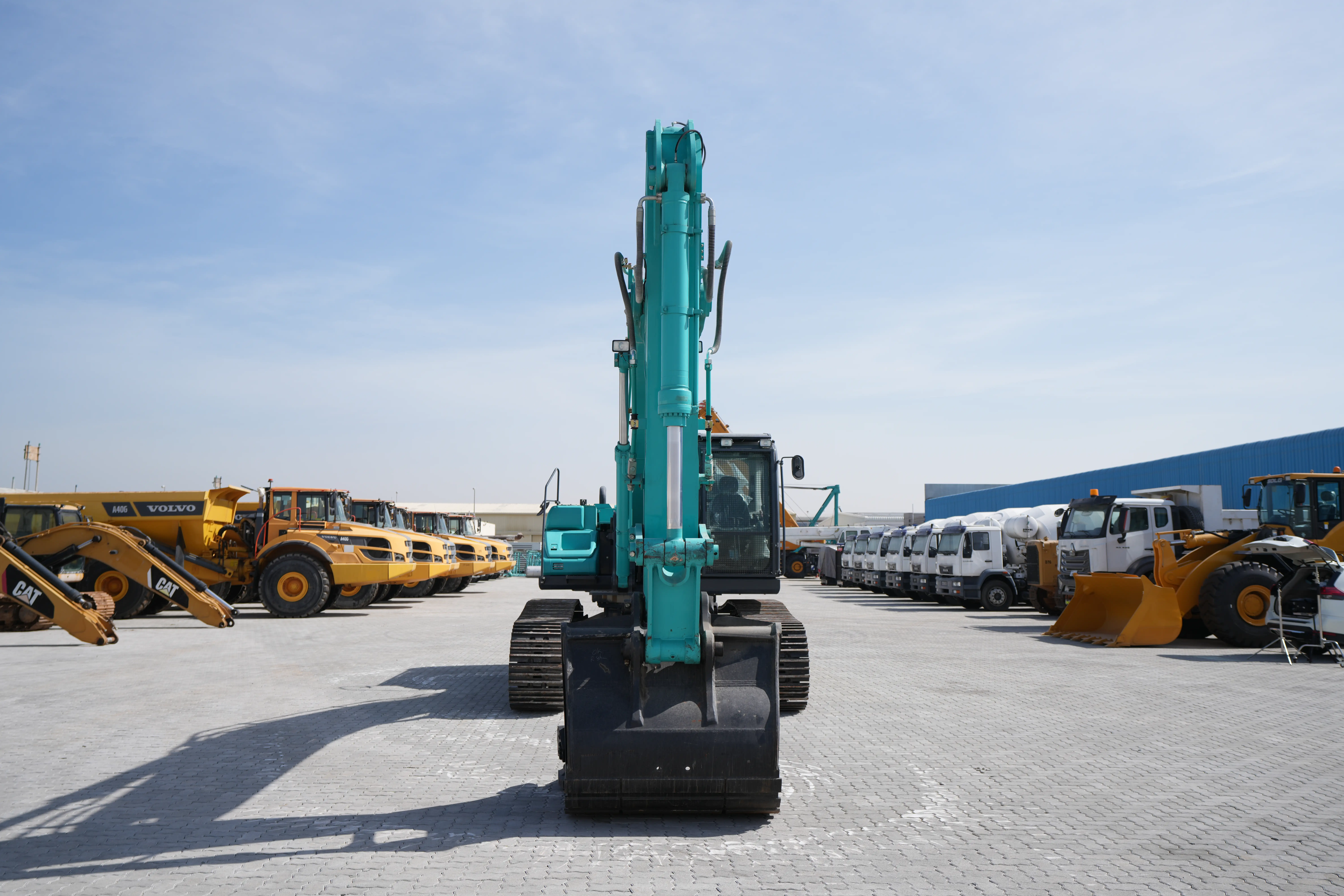 Product-Kobelco SK380XDLC medium excavator-exterior