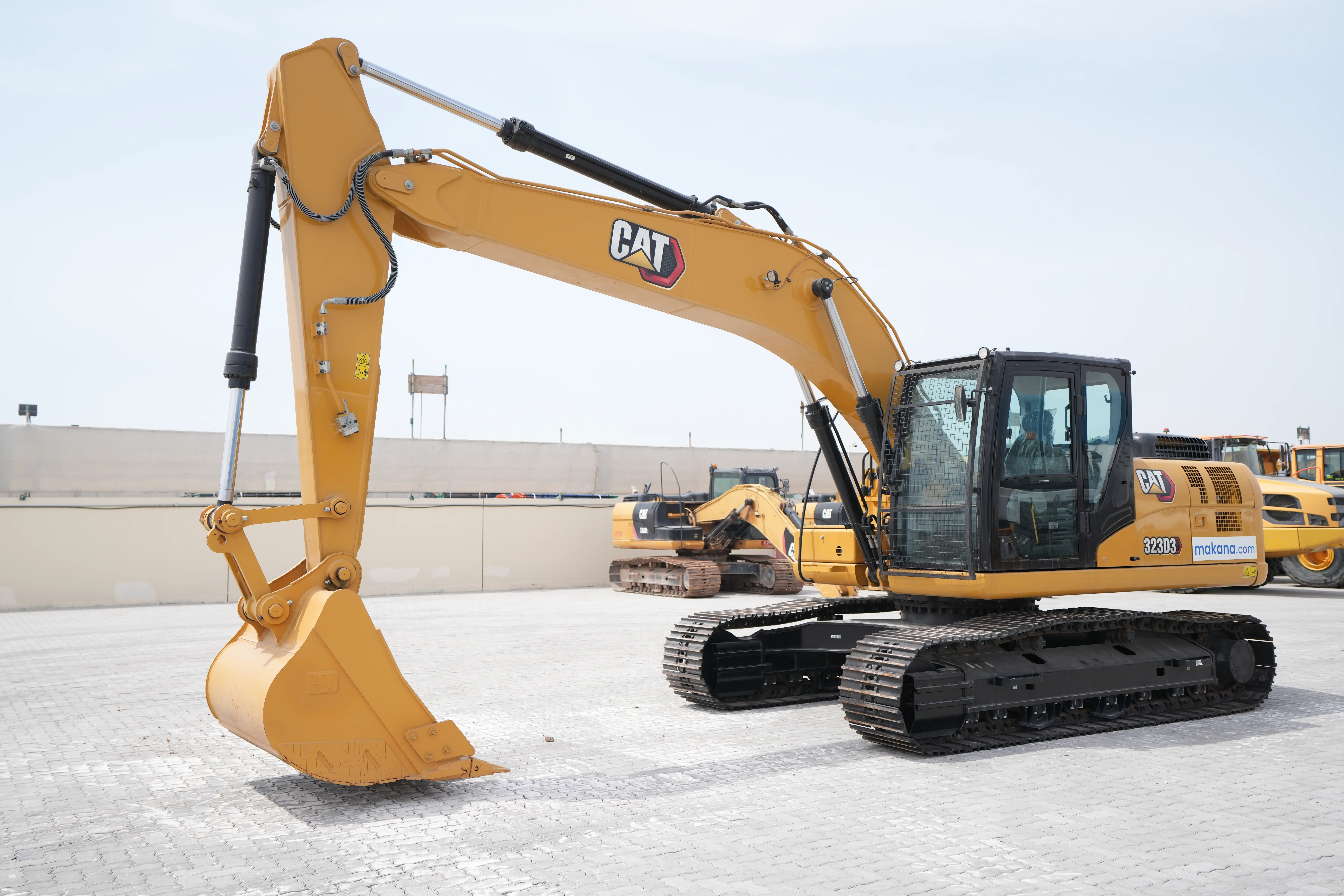 Product-Cat 323D3 medium excavator-exterior