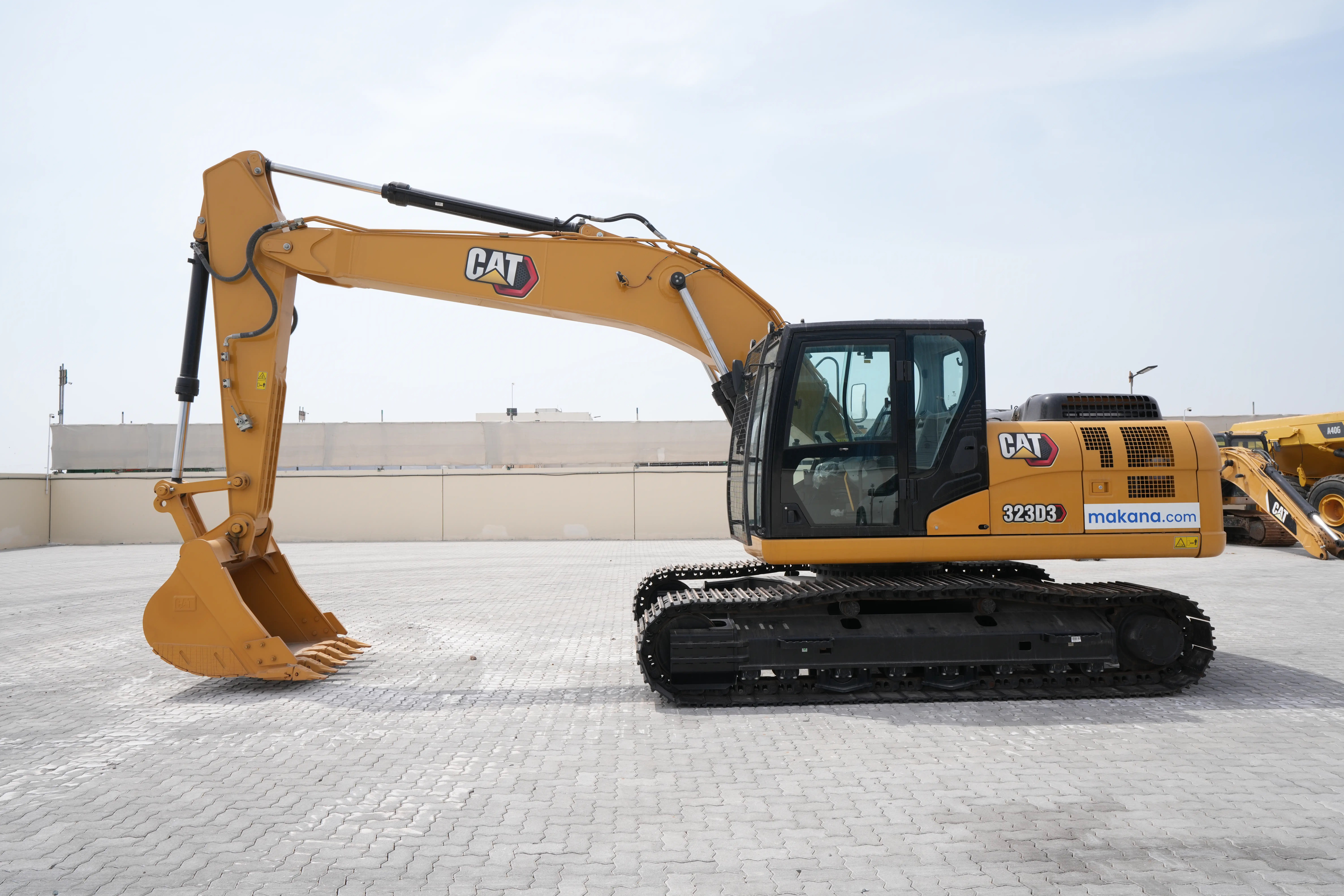 Product-Cat 323D3 medium excavator-exterior