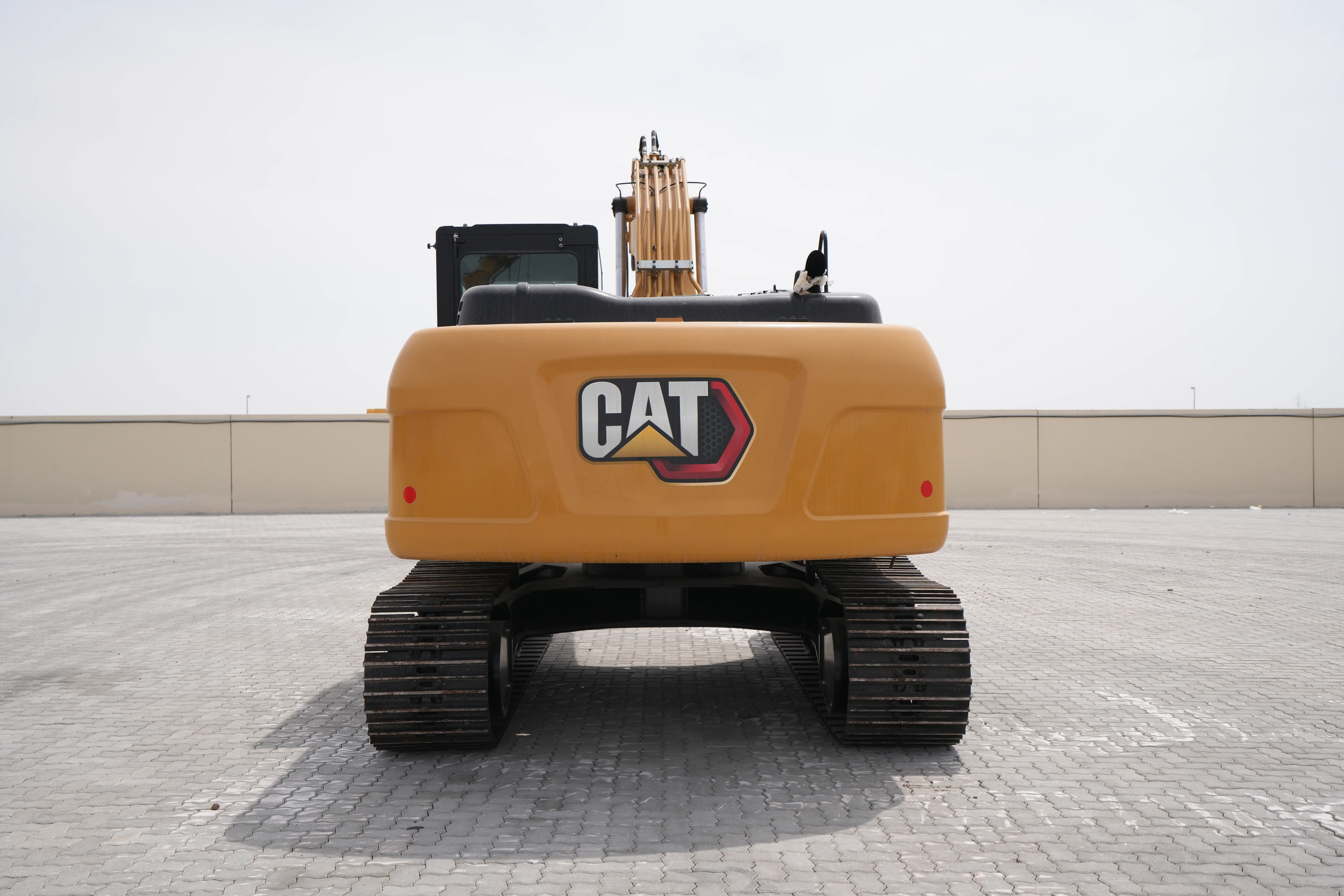 Product-Cat 323D3 medium excavator-exterior
