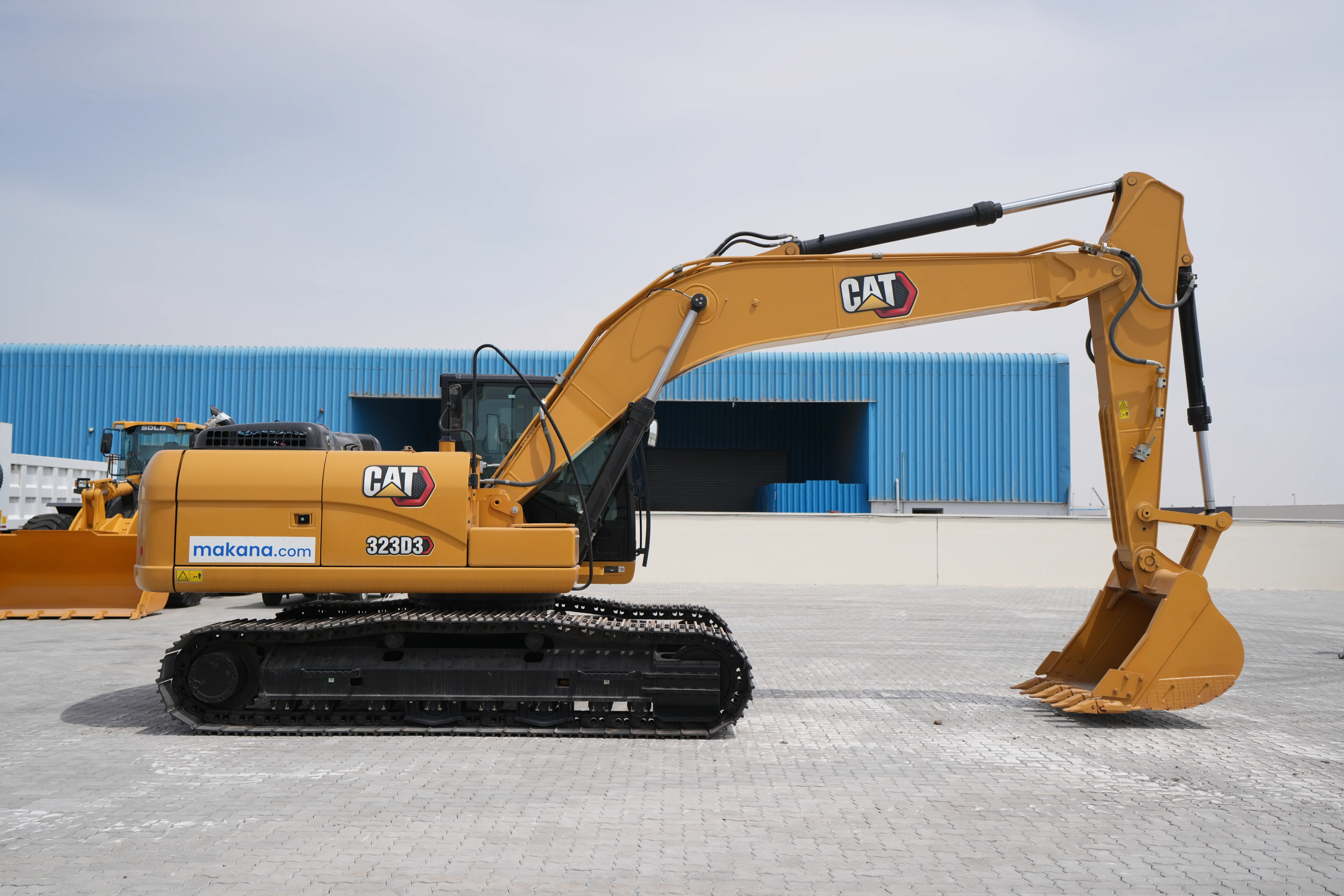 Product-Cat 323D3 medium excavator-exterior