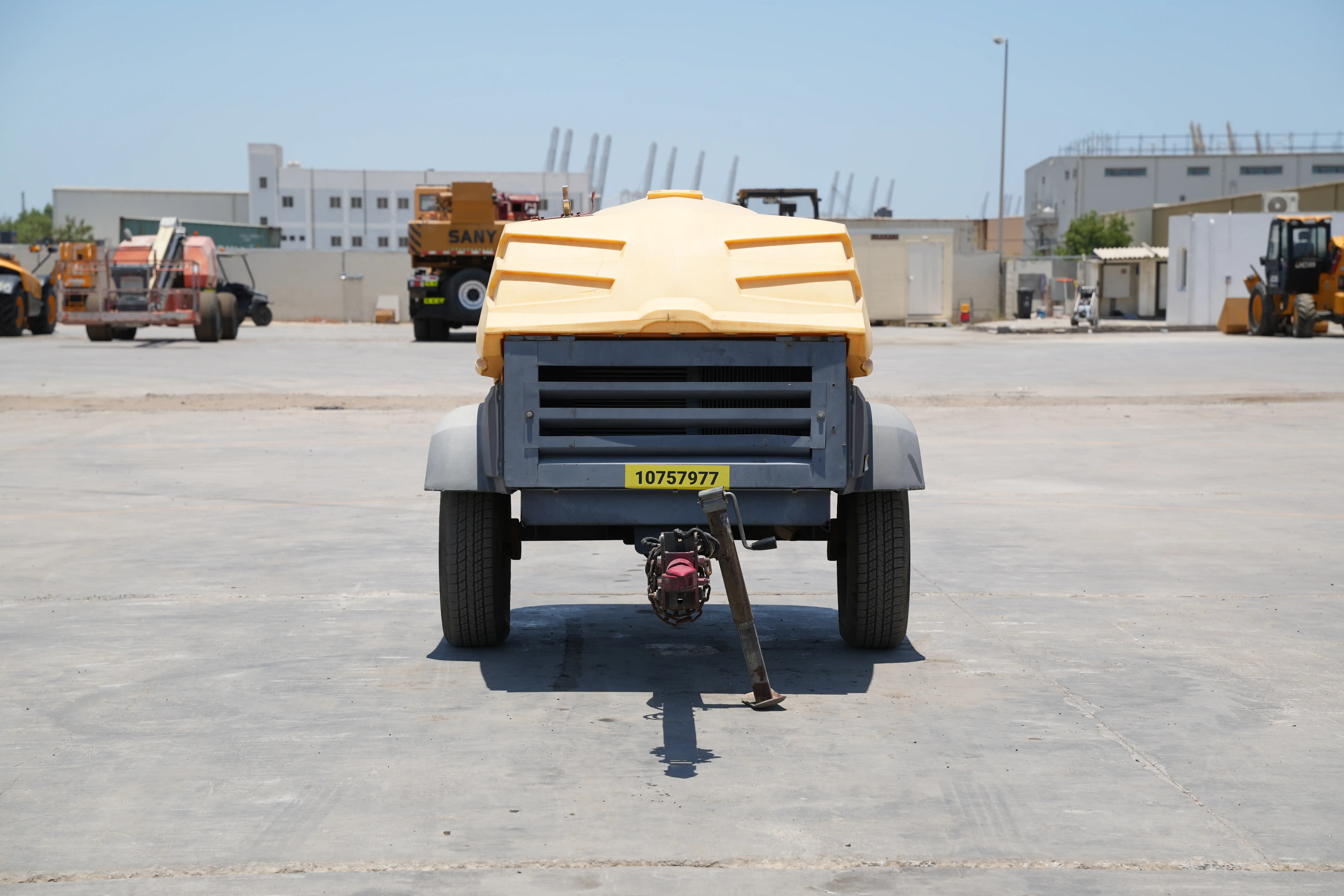 Product-Atlas Copco XAS 185 air compressor-exterior