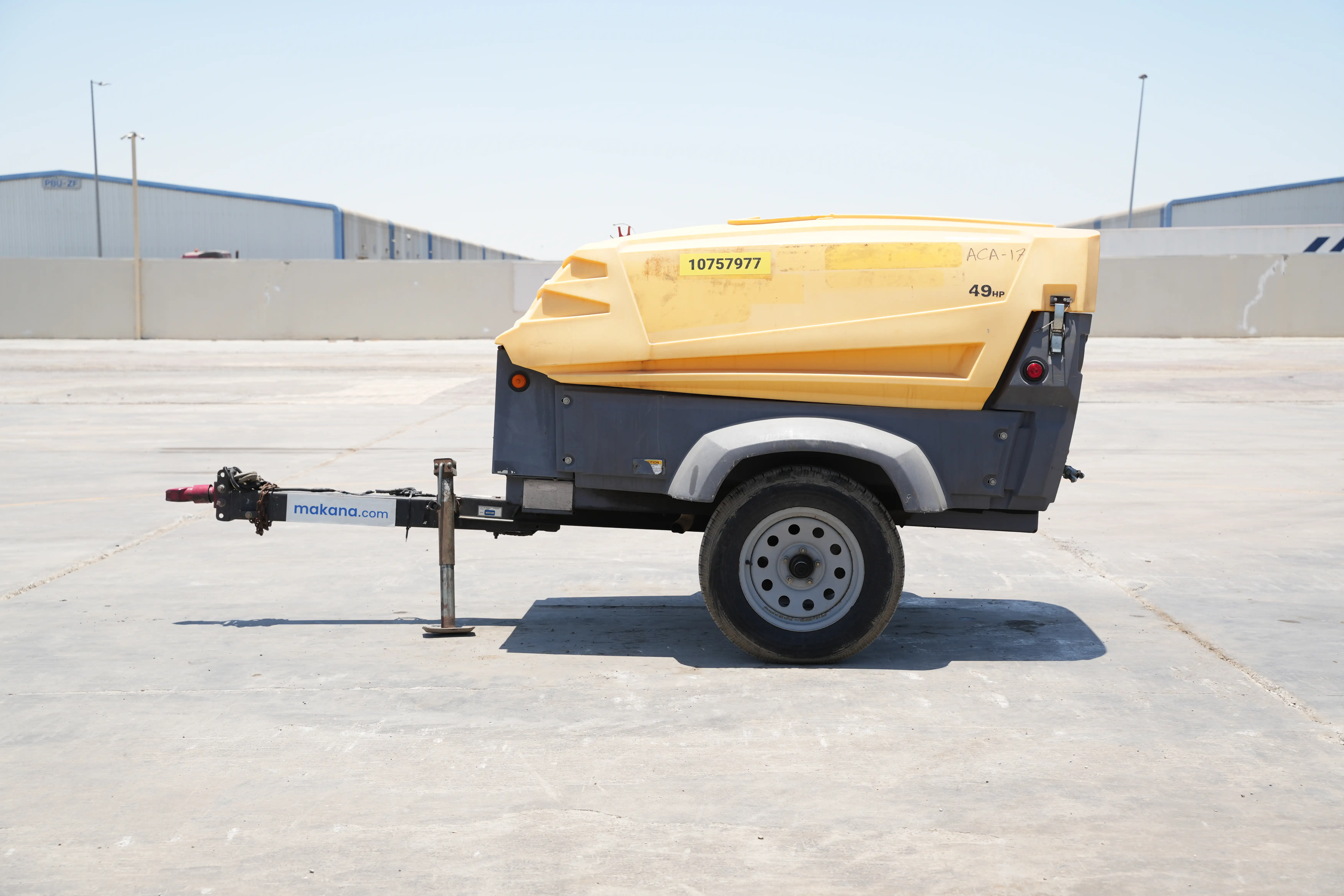 Product-Atlas Copco XAS 185 air compressor-exterior