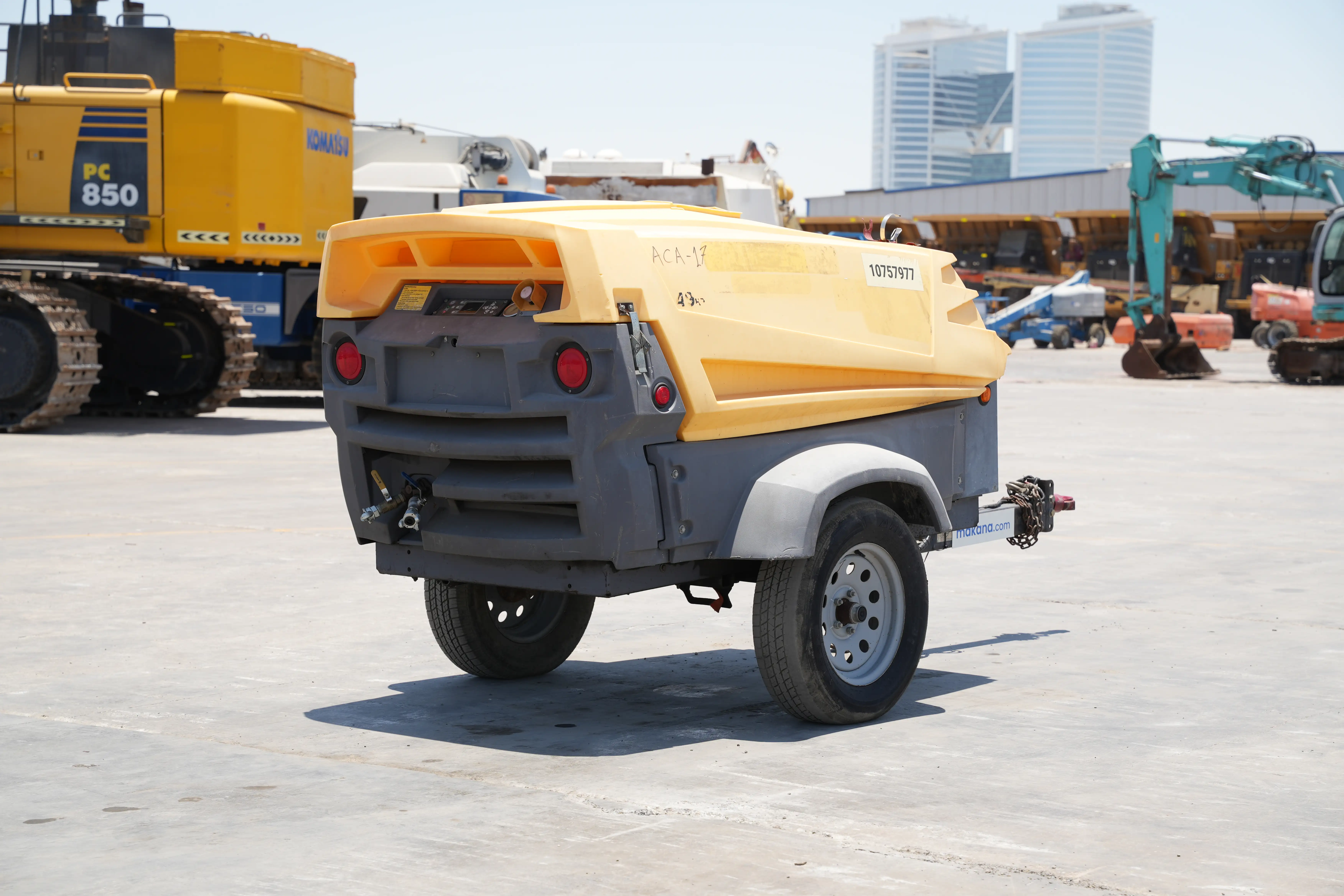 Product-Atlas Copco XAS 185 air compressor-exterior