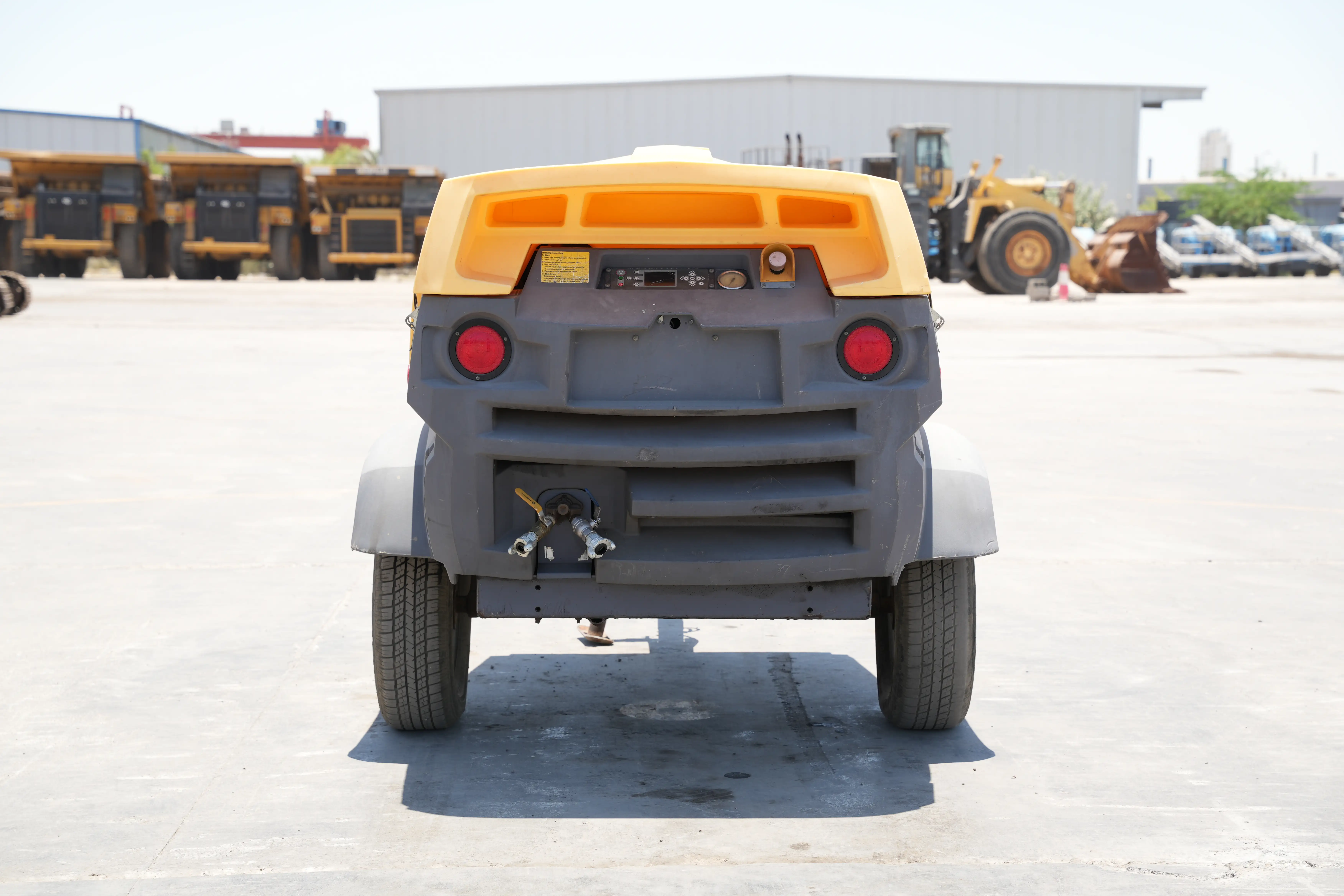 Product-Atlas Copco XAS 185 air compressor-exterior