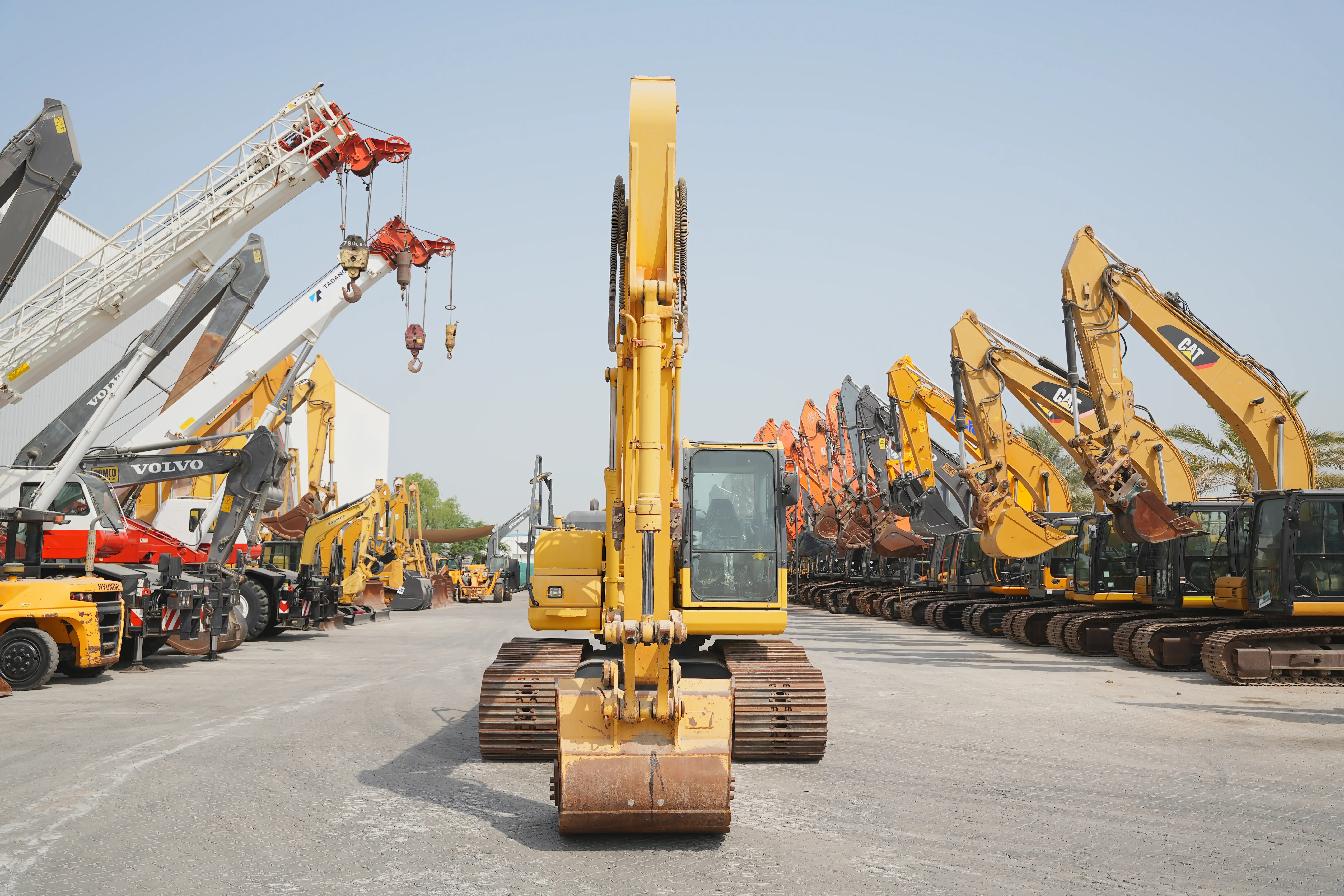 Product-Komatsu-PC195LC-8-medium-excavator-exterior