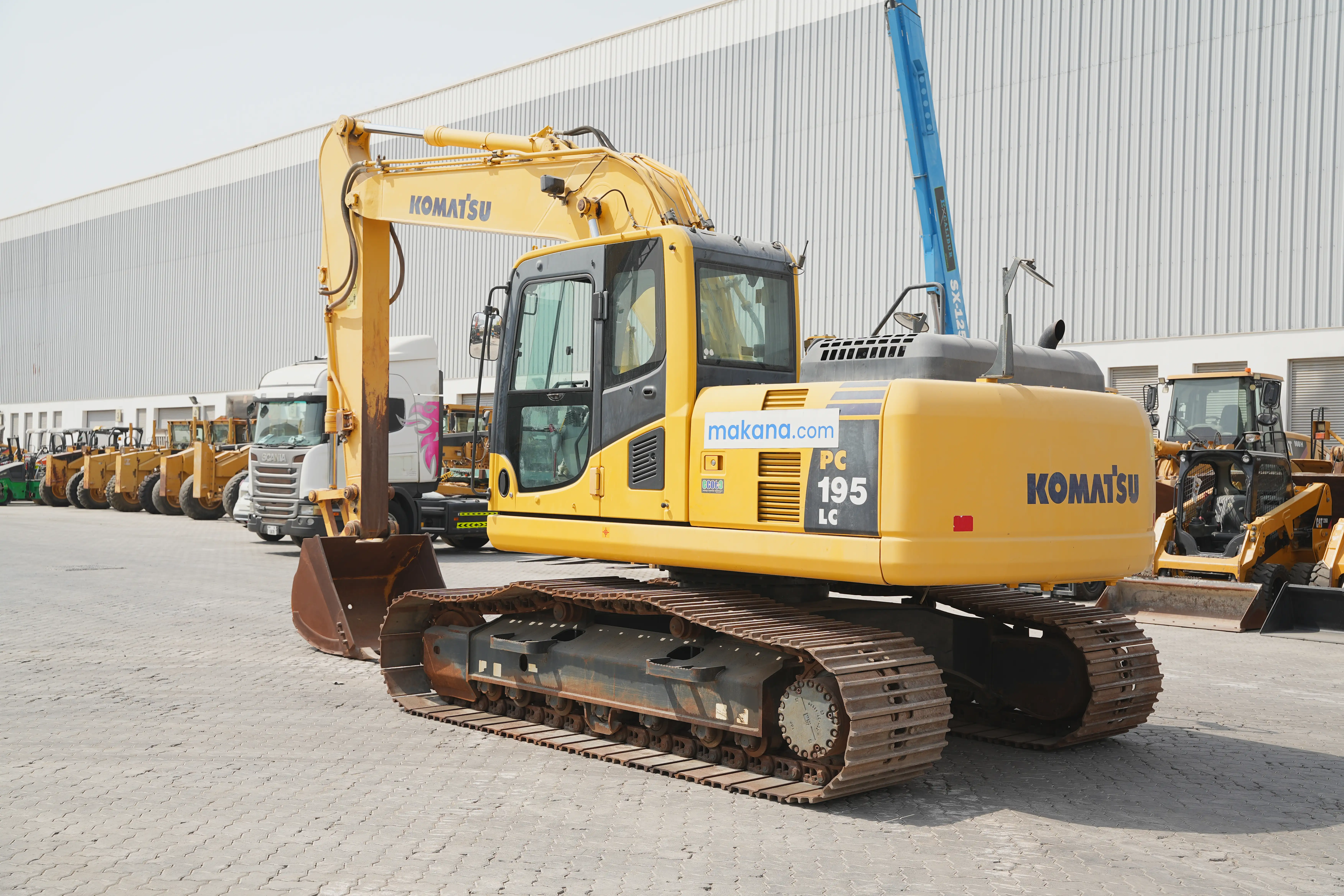 Product-Komatsu-PC195LC-8-medium-excavator-exterior