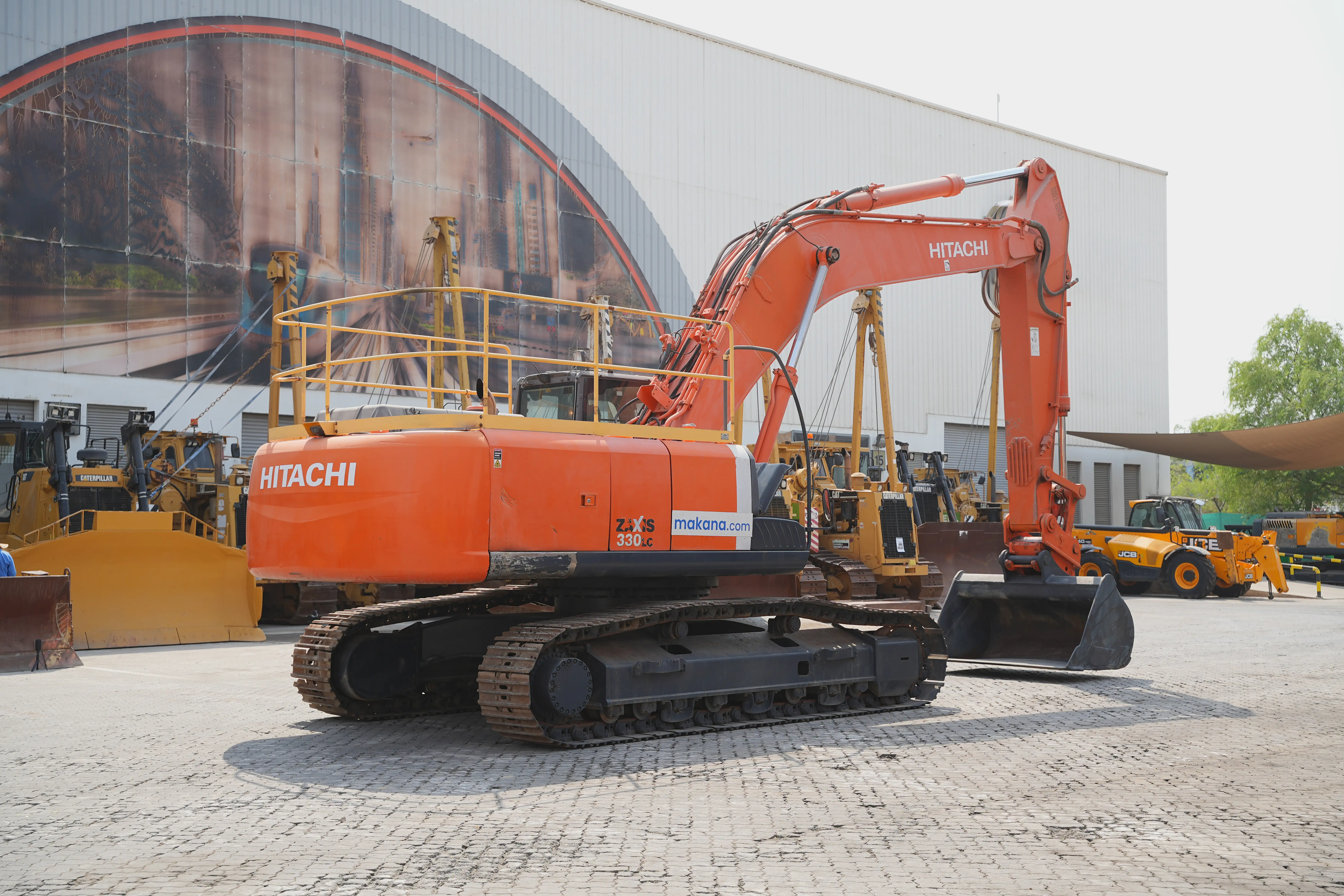 Product-Hitachi-ZX330LC-3-medium-excavator-exterior