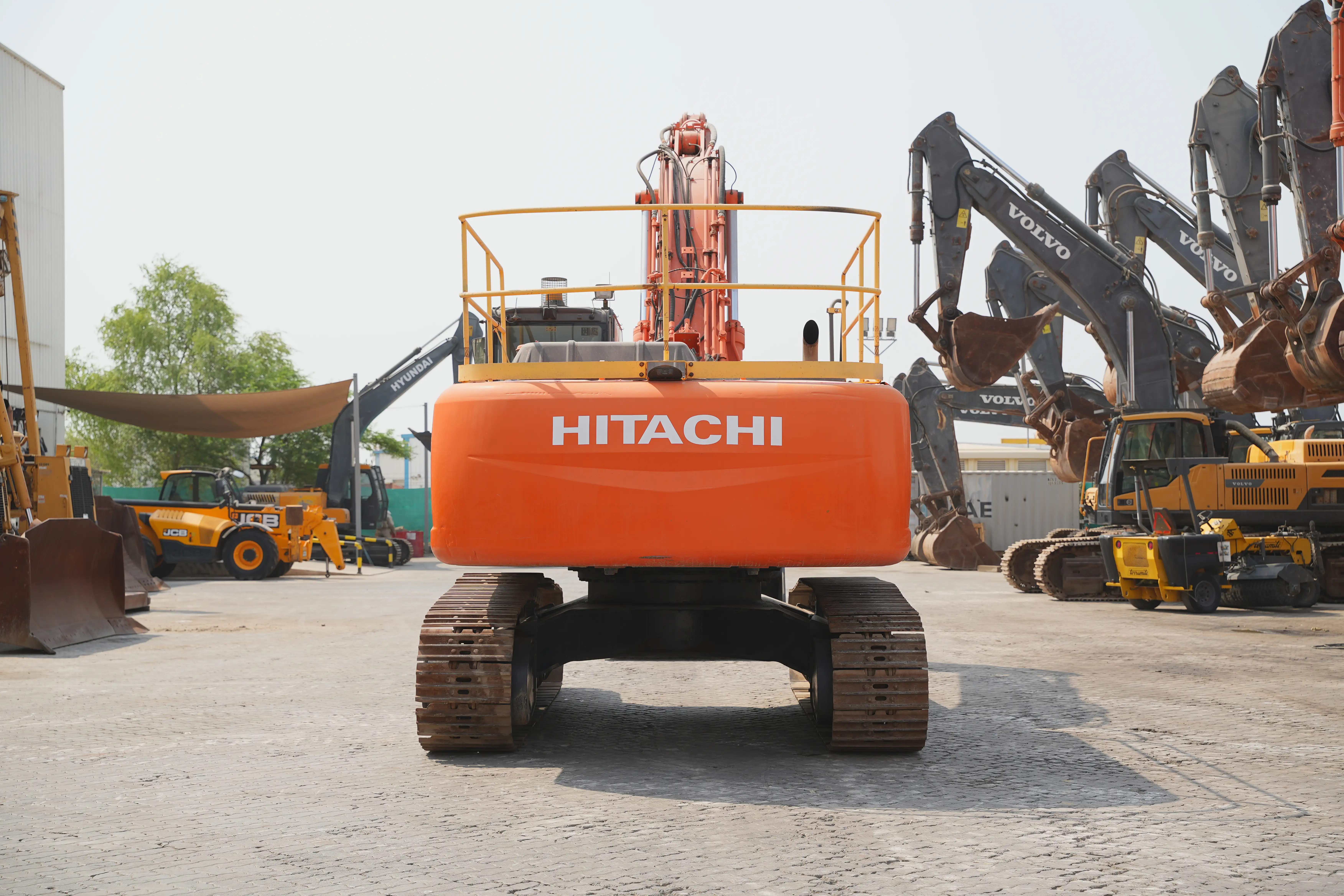 Product-Hitachi-ZX330LC-3-medium-excavator-exterior