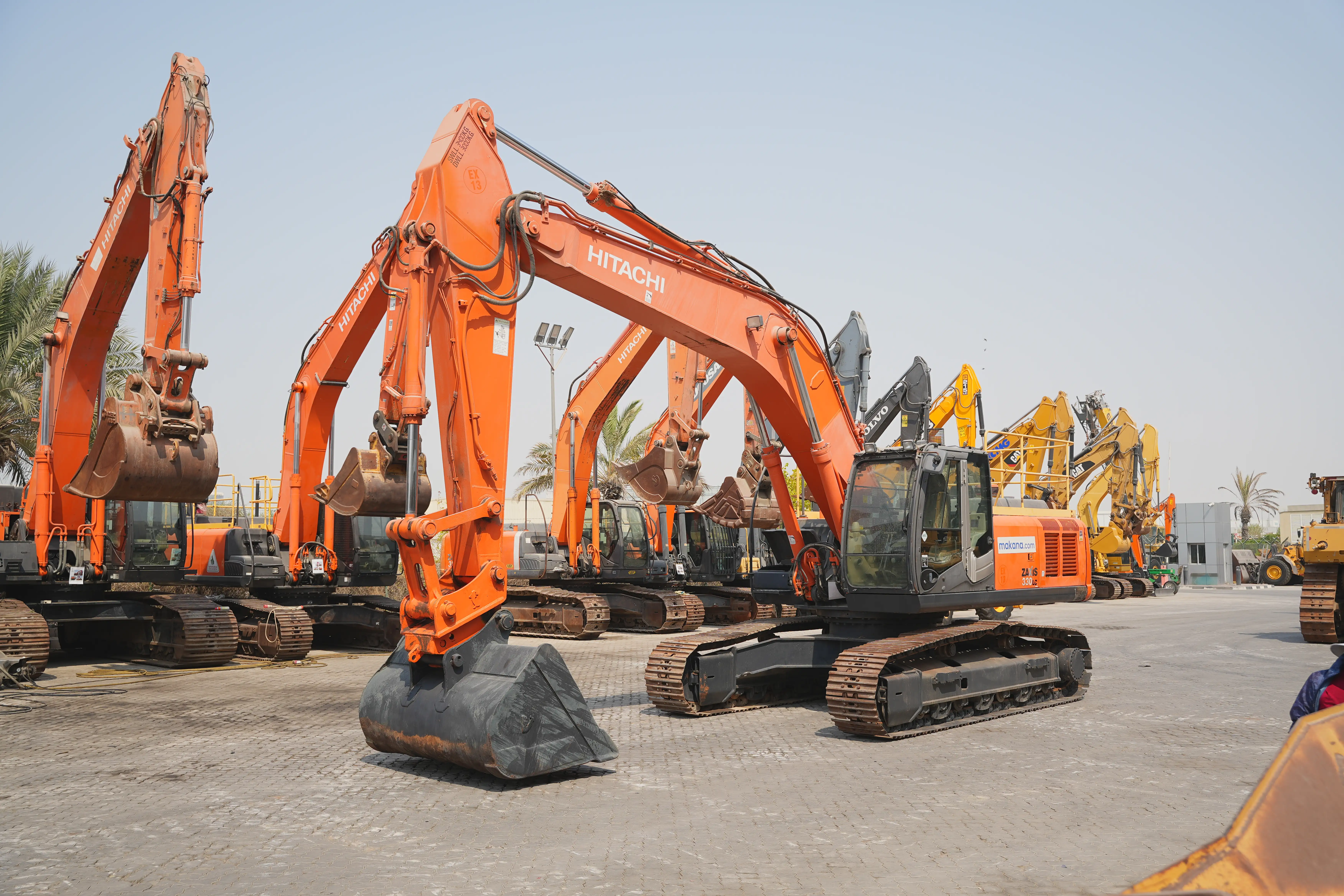 Product-Hitachi-ZX330LC-3-medium-excavator-exterior