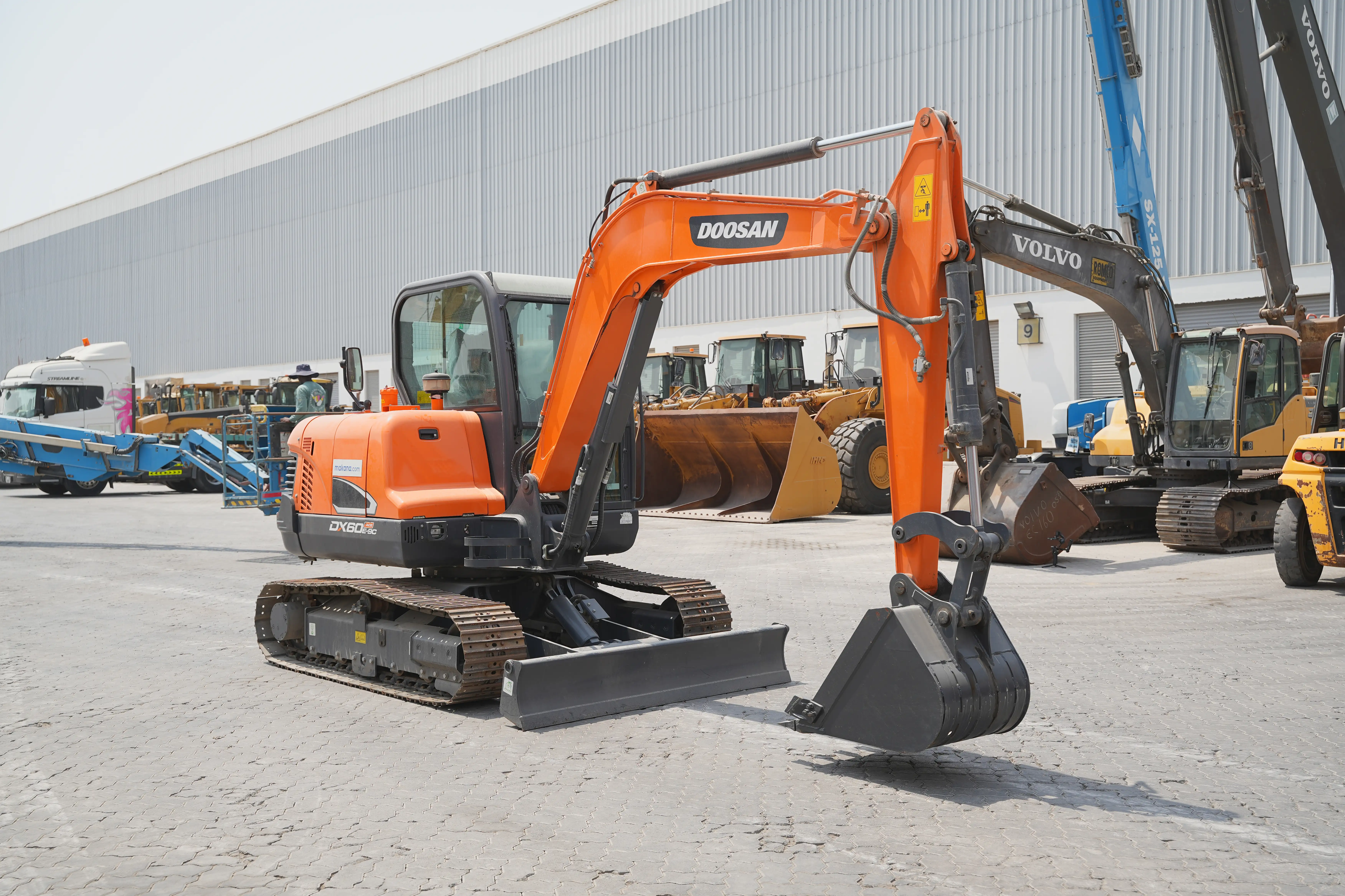 Product-حفارة-صغيرة-دوسان-DX60E-9CN-exterior