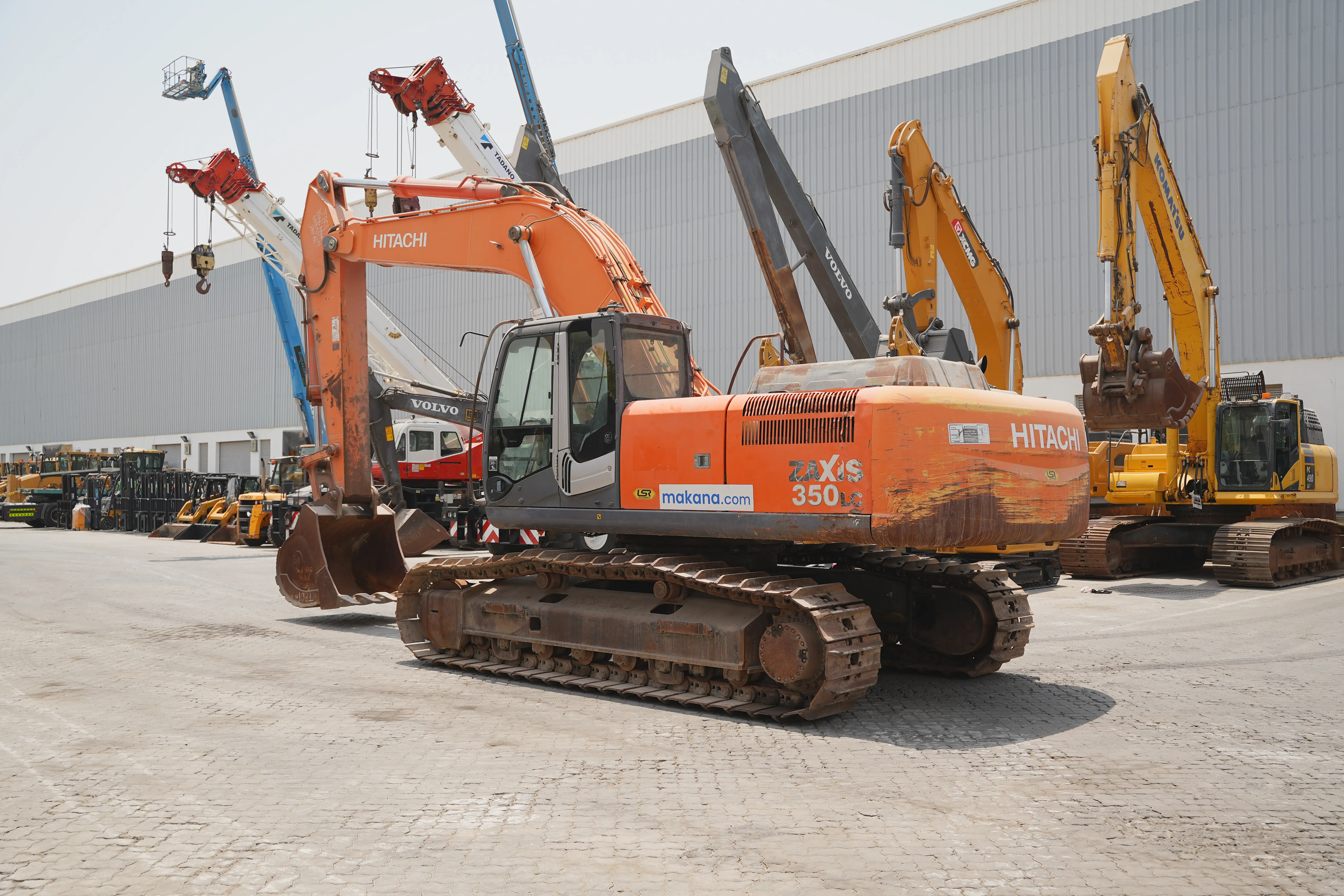 Product-Hitachi-ZX350LC-3-medium-excavator-exterior