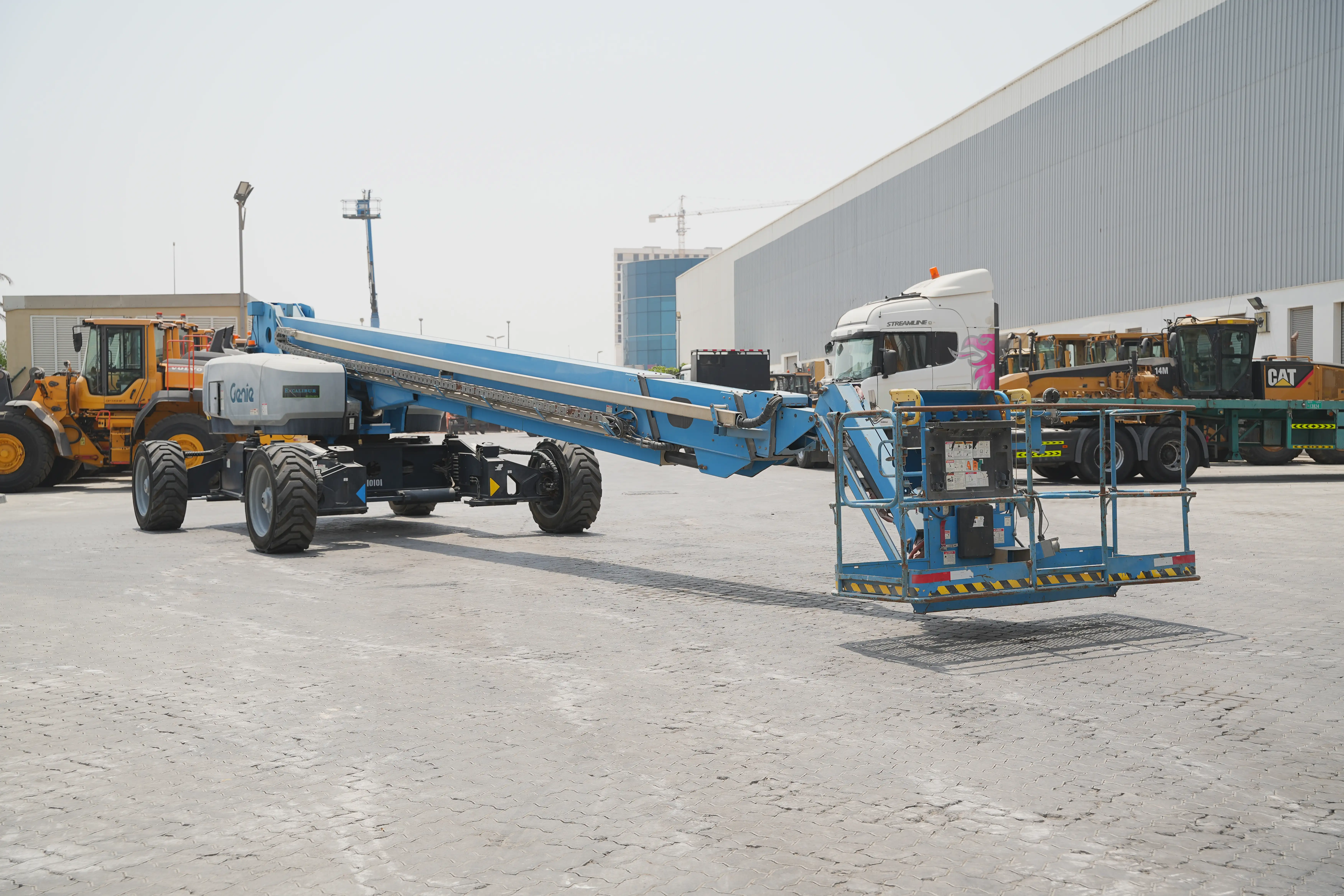 Product-رافعة-ذراع-تلسكوبية-ديزل-جيني-SX-125-XC-exterior