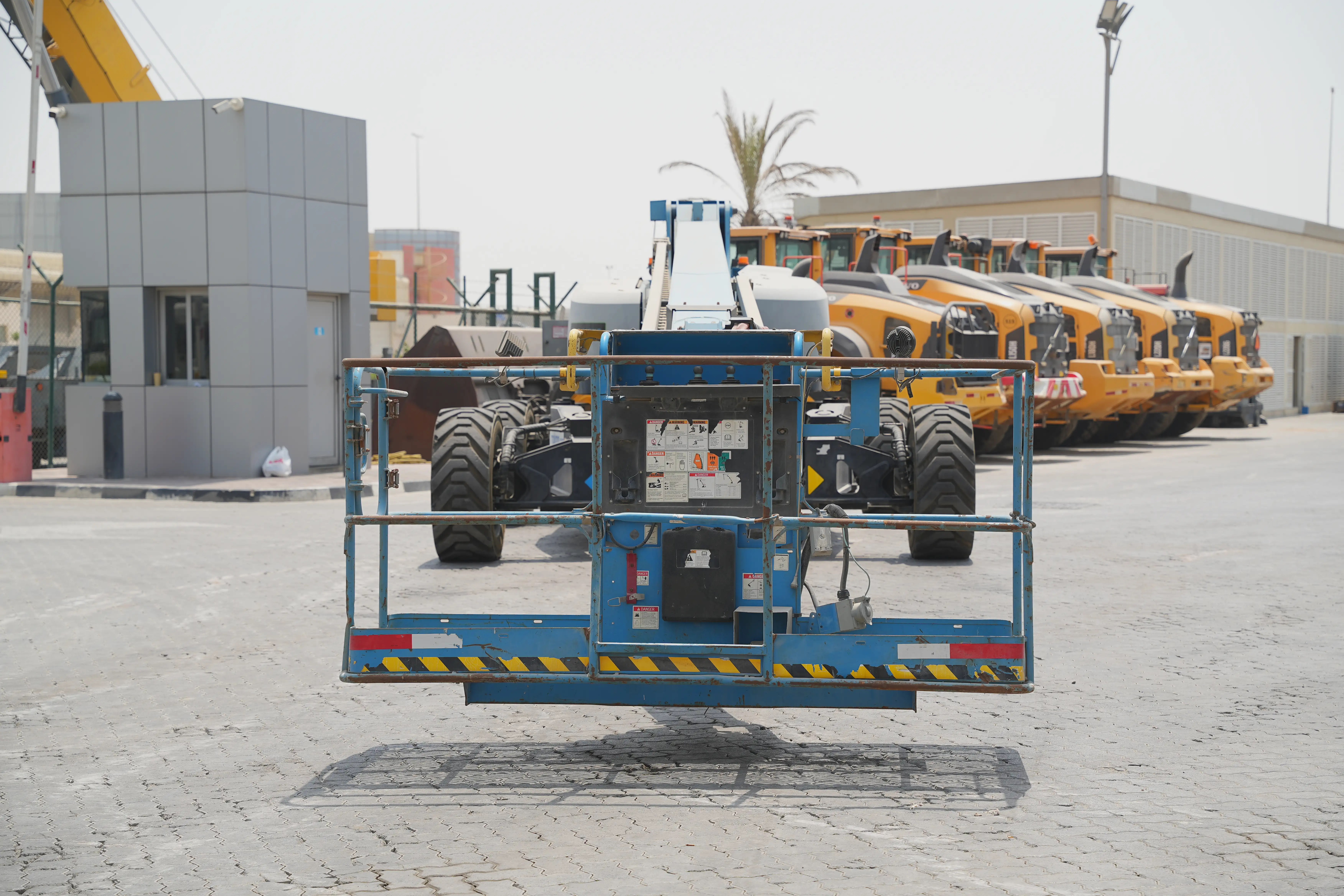Product-رافعة-ذراع-تلسكوبية-ديزل-جيني-SX-125-XC-exterior
