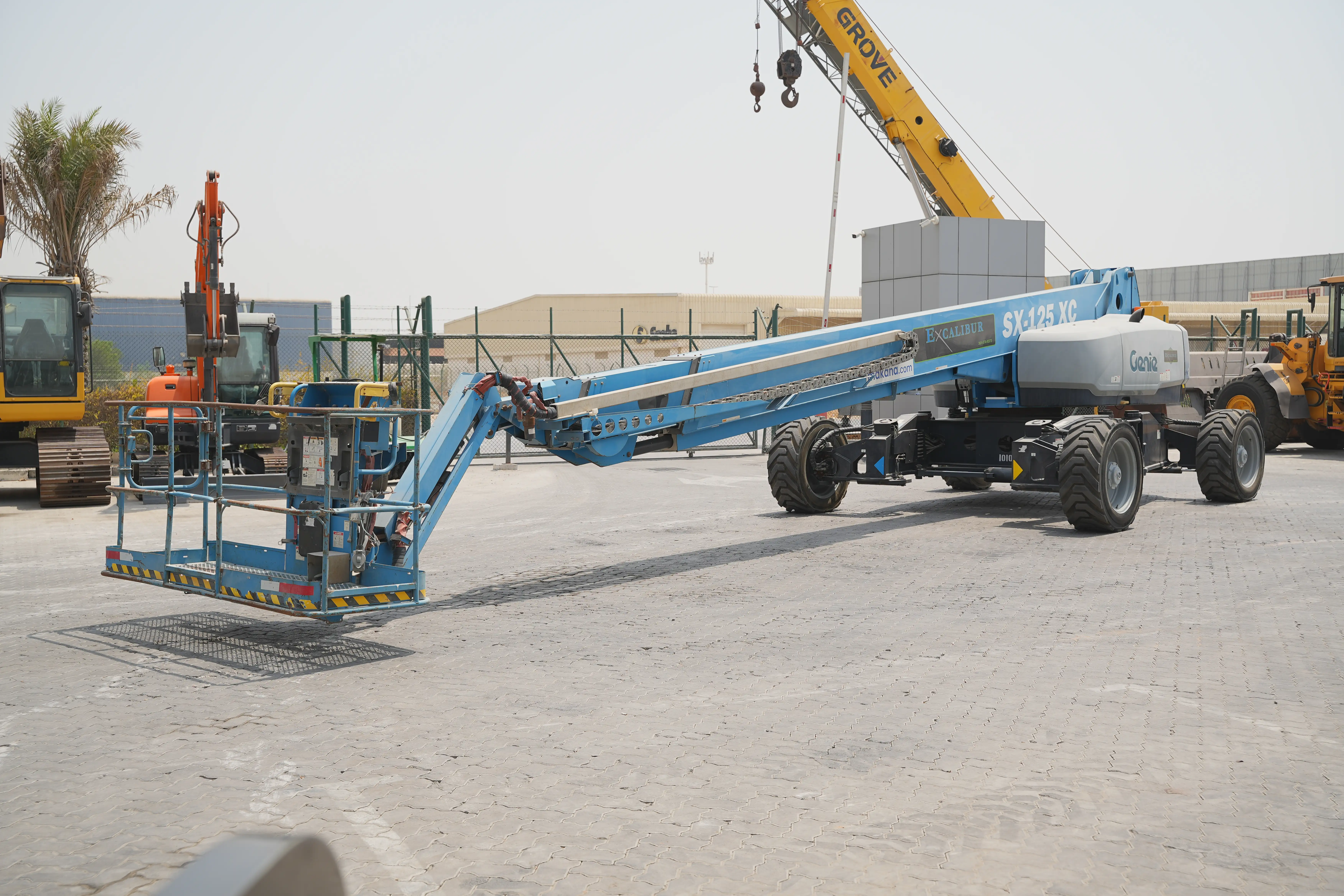 Product-رافعة-ذراع-تلسكوبية-ديزل-جيني-SX-125-XC-exterior