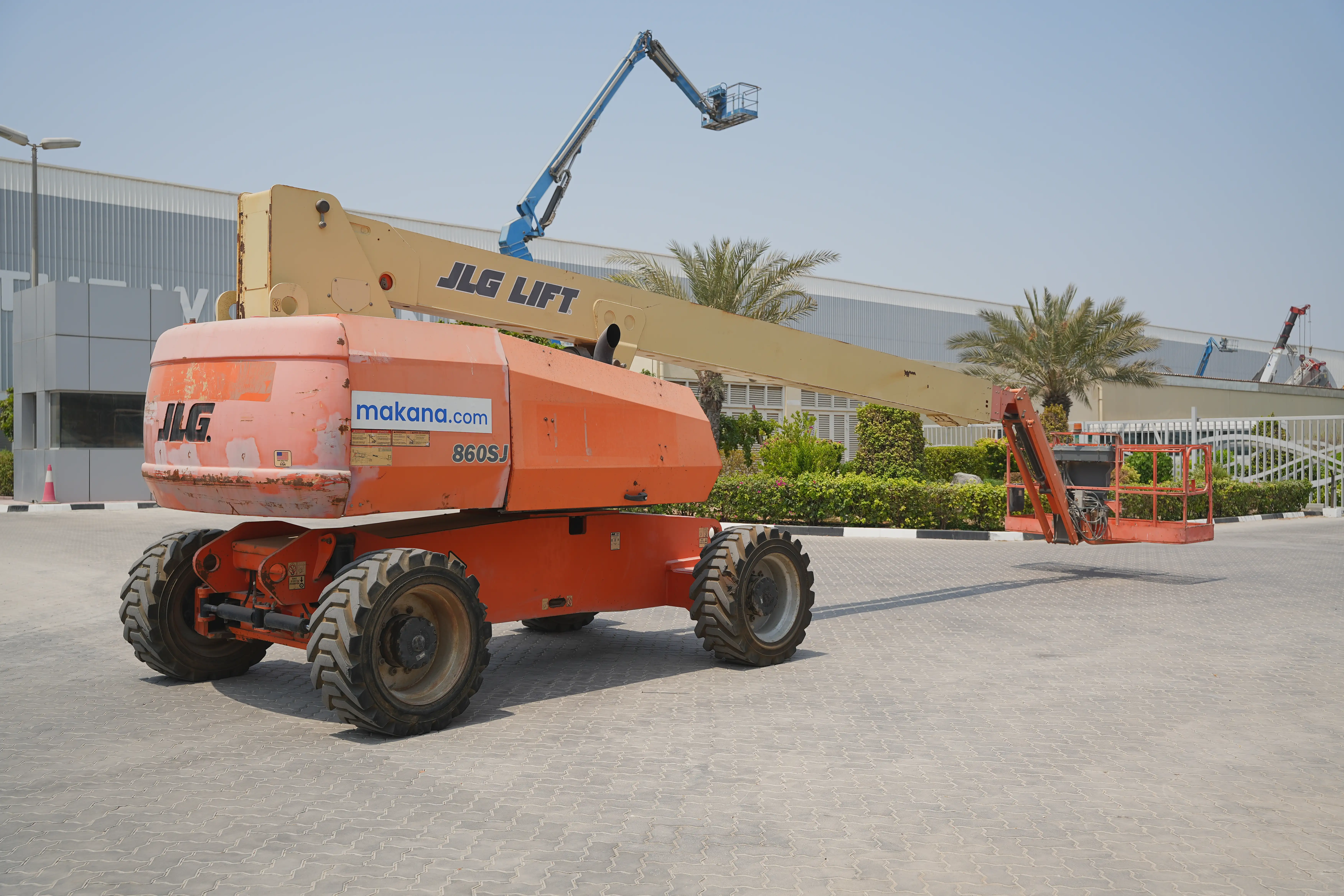 Product-رافعة-ذراع-تلسكوبية-ديزل-جي-إل-جي-860SJ-exterior