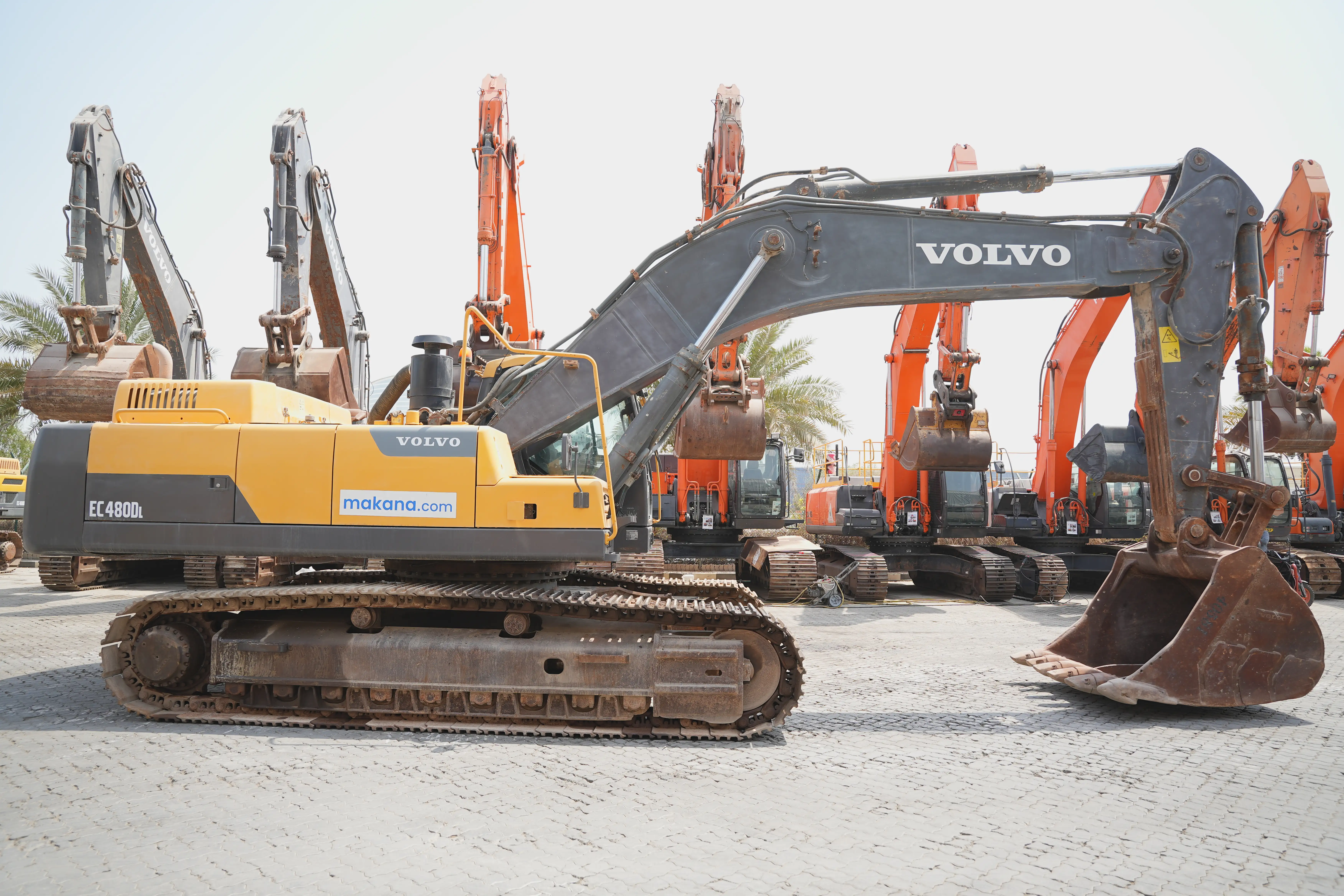 Product-Volvo-EC480DL-large-excavator-exterior