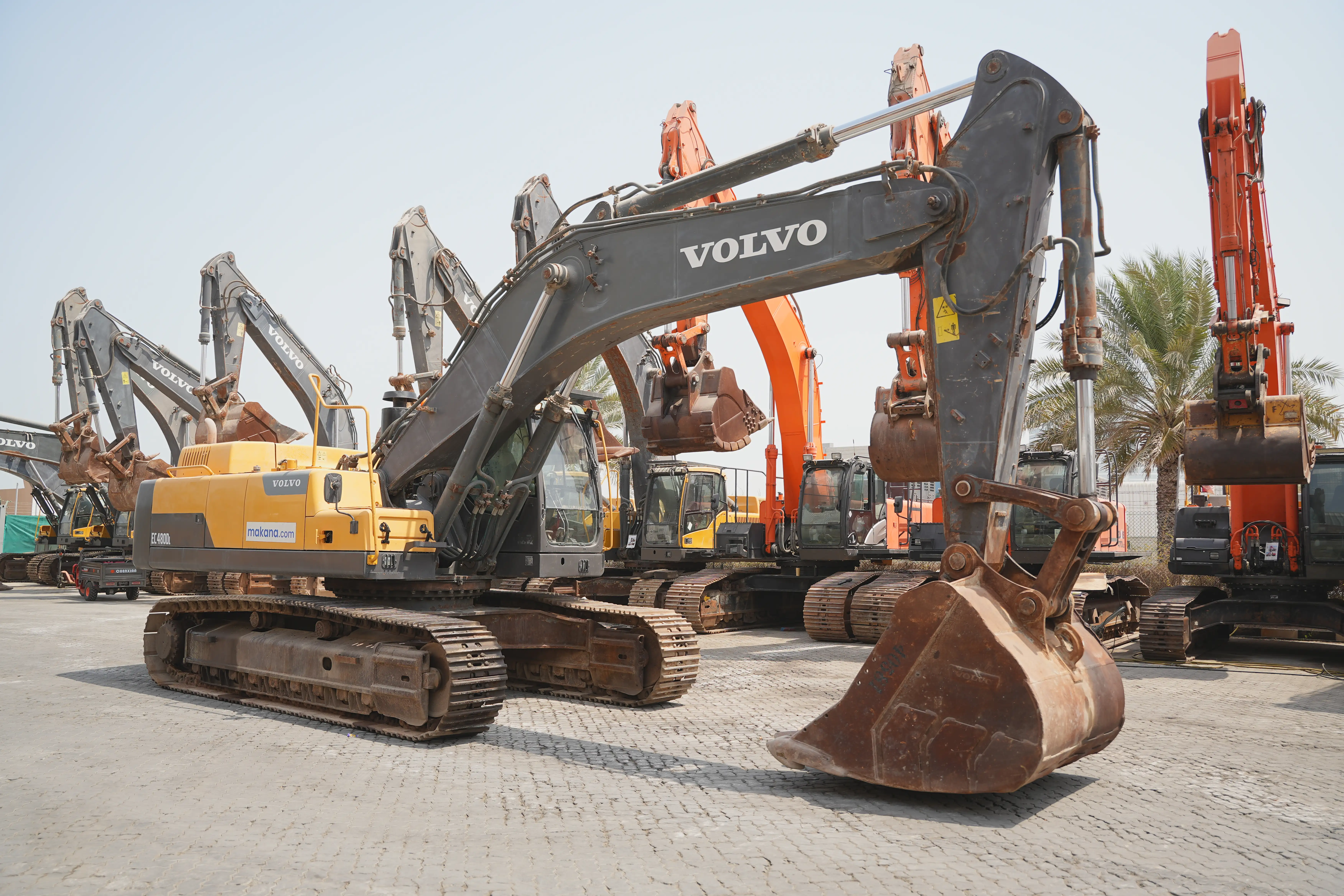 Product-Volvo-EC480DL-large-excavator-exterior