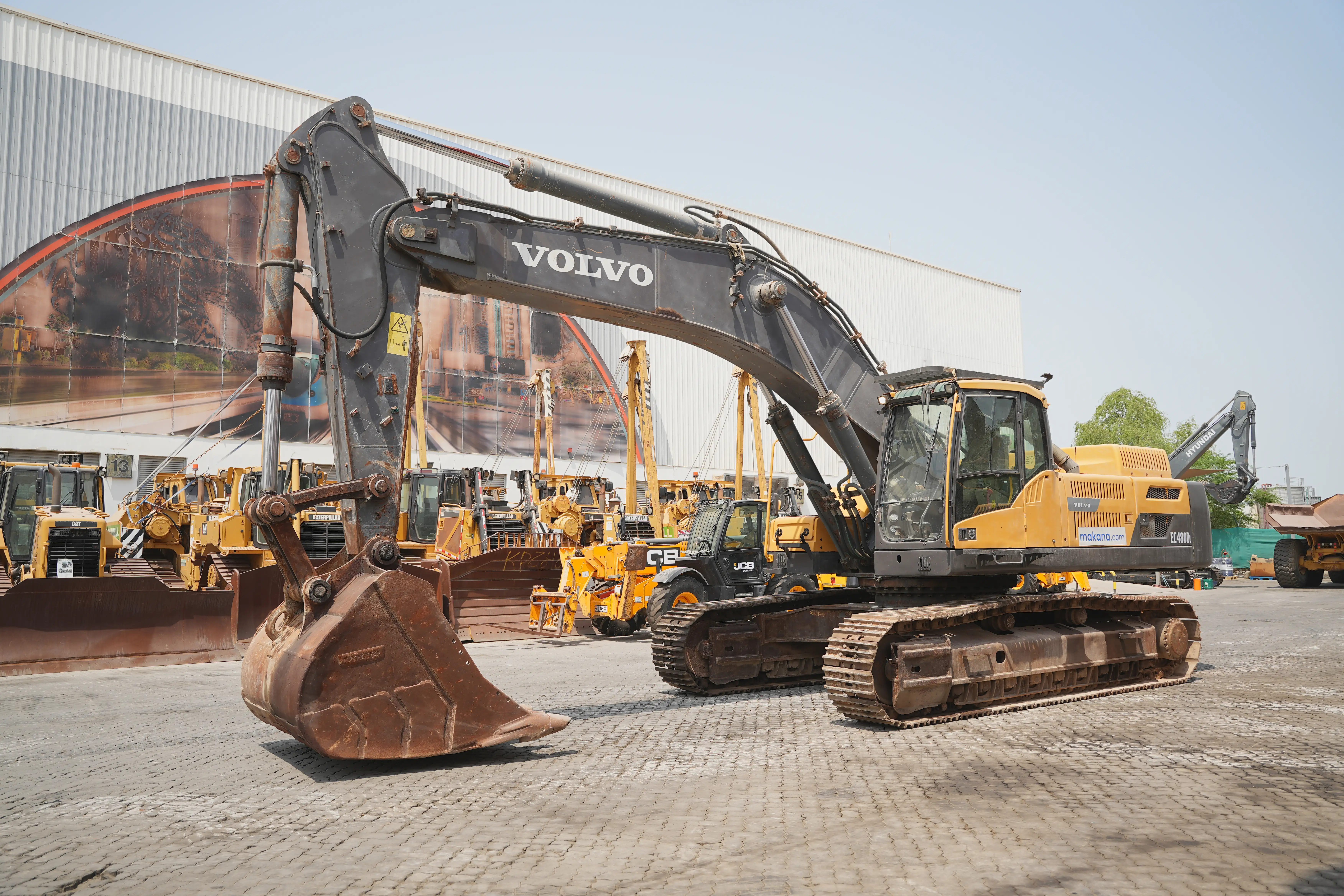 Product-Volvo-EC480DL-large-excavator-exterior