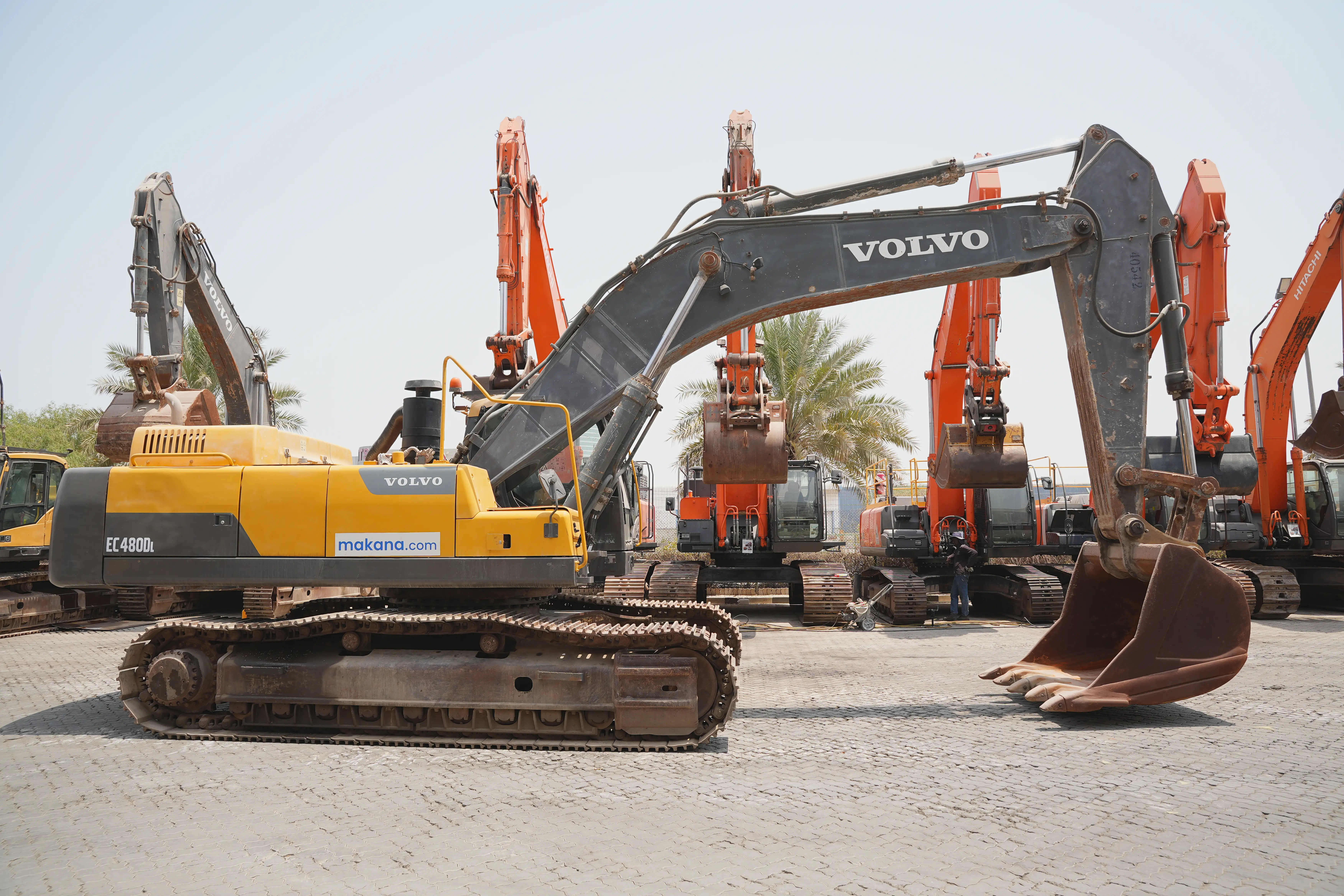 Product-Volvo-EC480DL-large-excavator-exterior