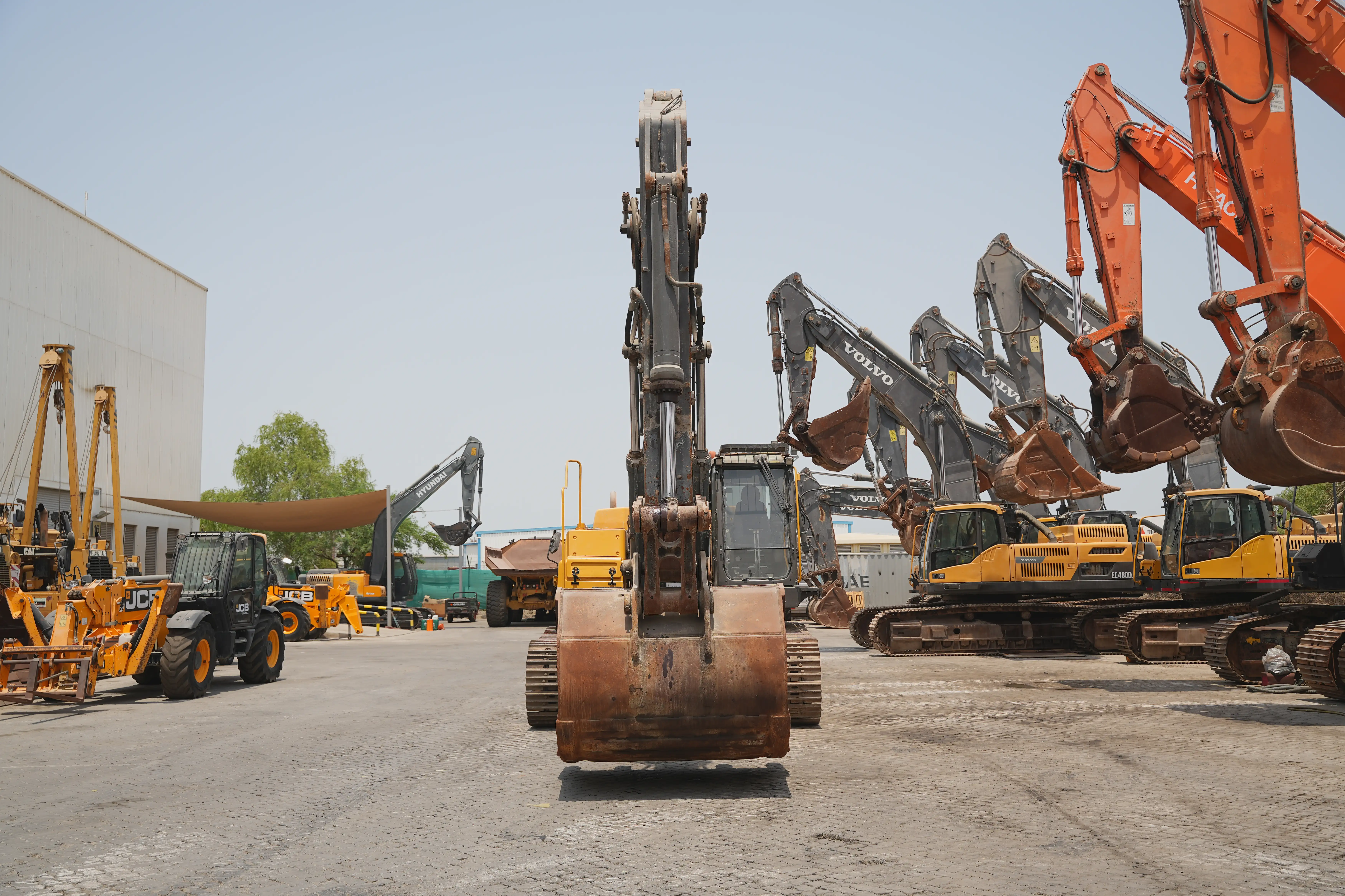 Product-Volvo-EC480DL-large-excavator-exterior
