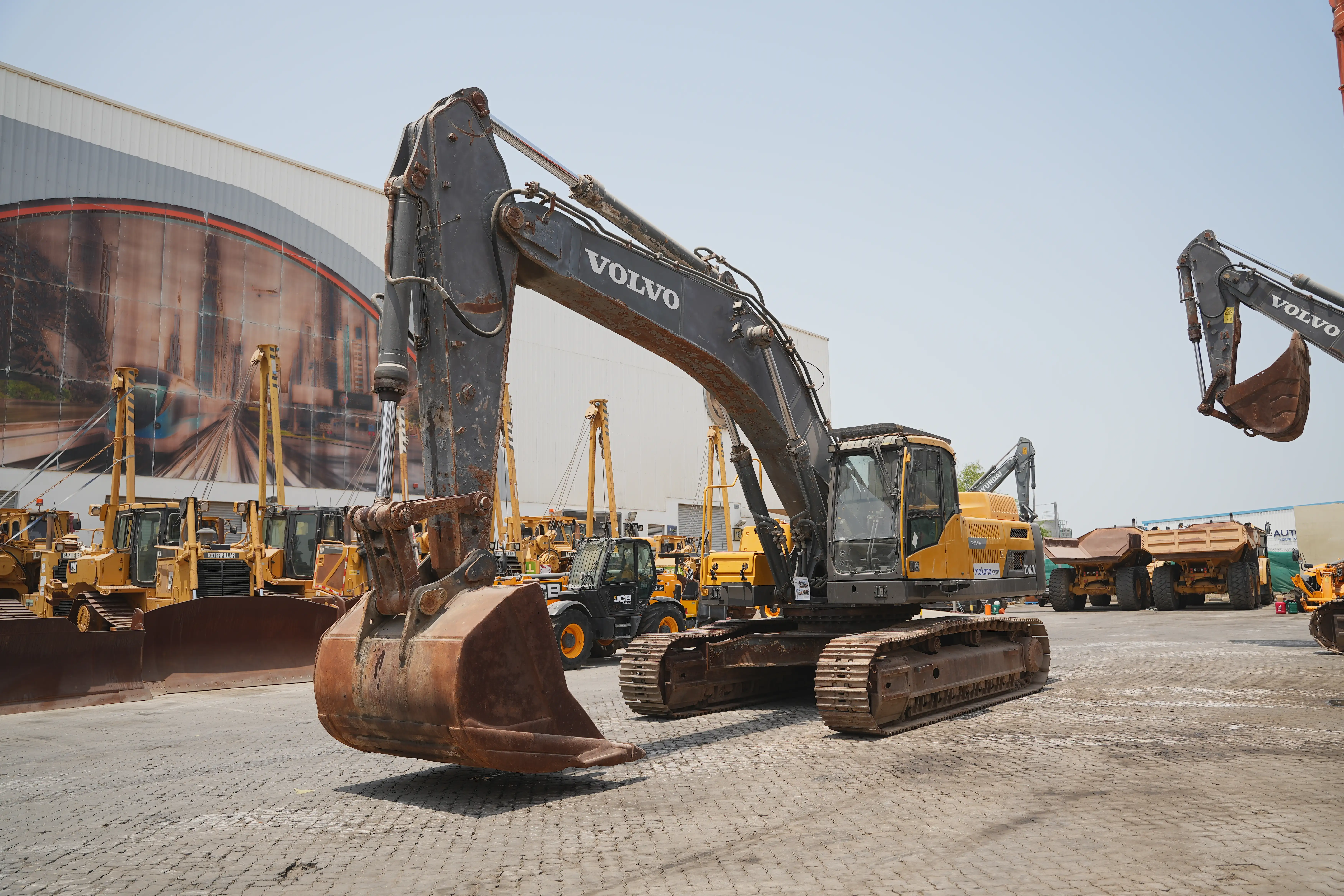 Product-Volvo-EC480DL-large-excavator-exterior