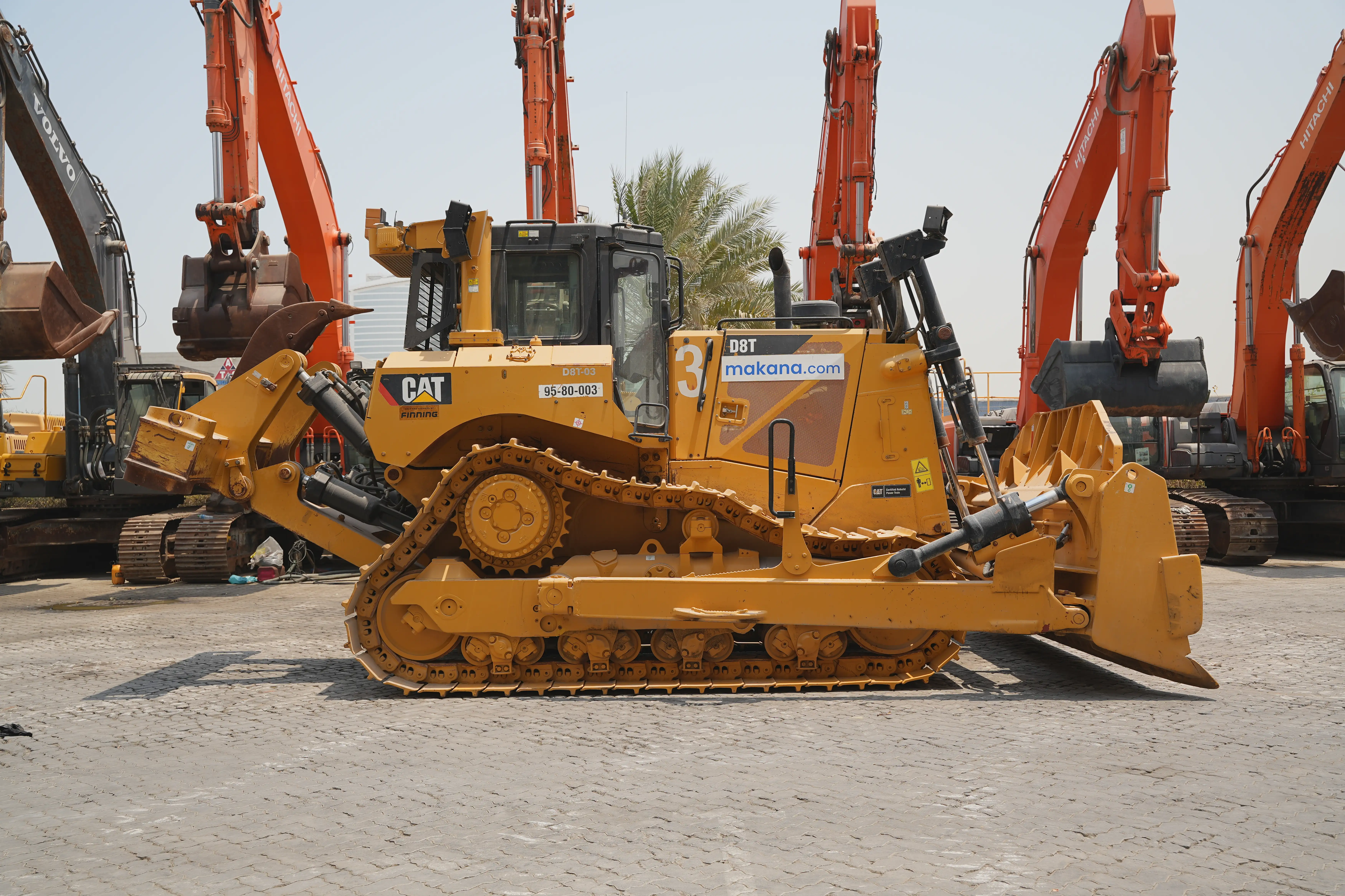Product-بلدوزر-بجنزير-كاتربيلر-D8T-exterior