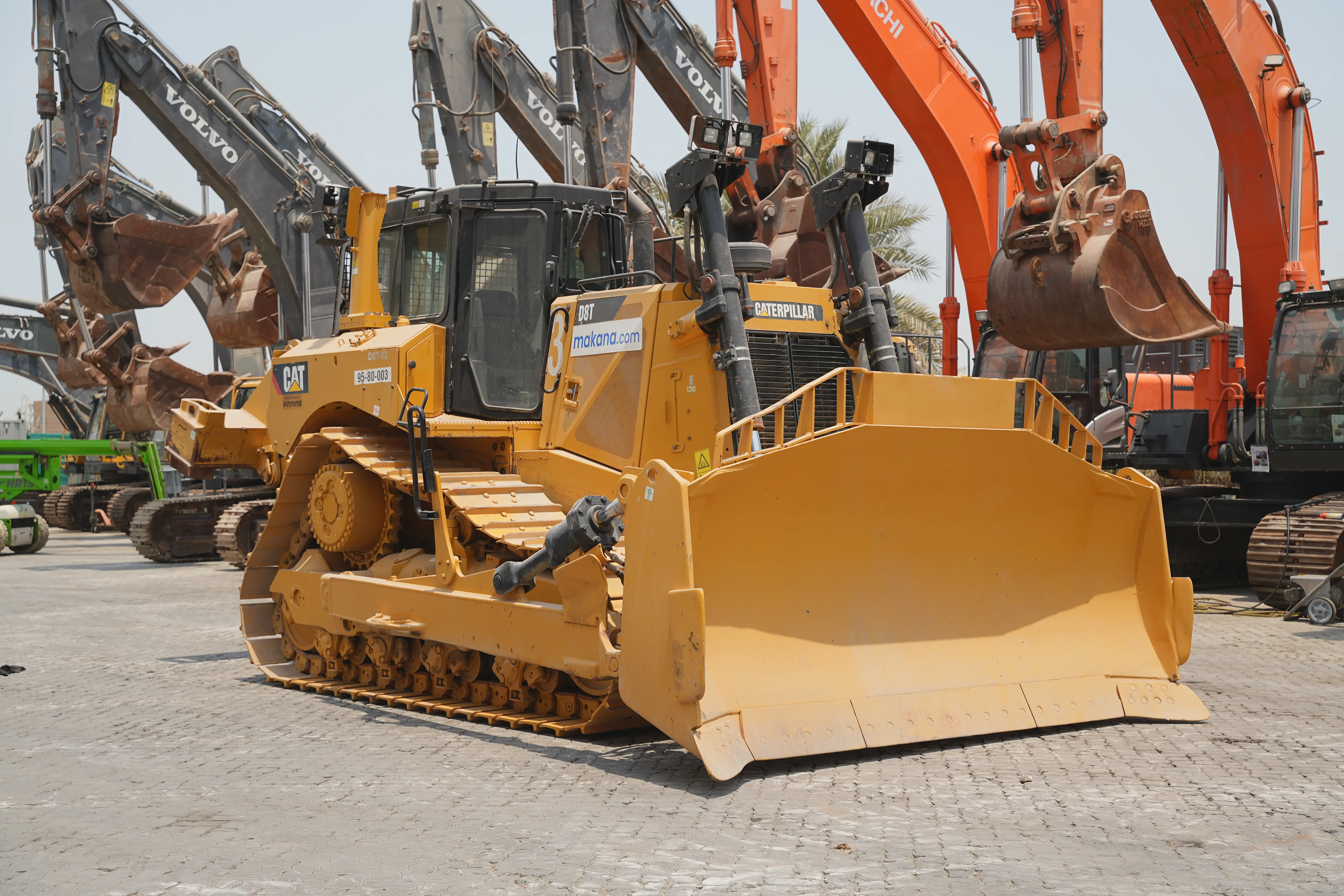 Product-بلدوزر-بجنزير-كاتربيلر-D8T-exterior