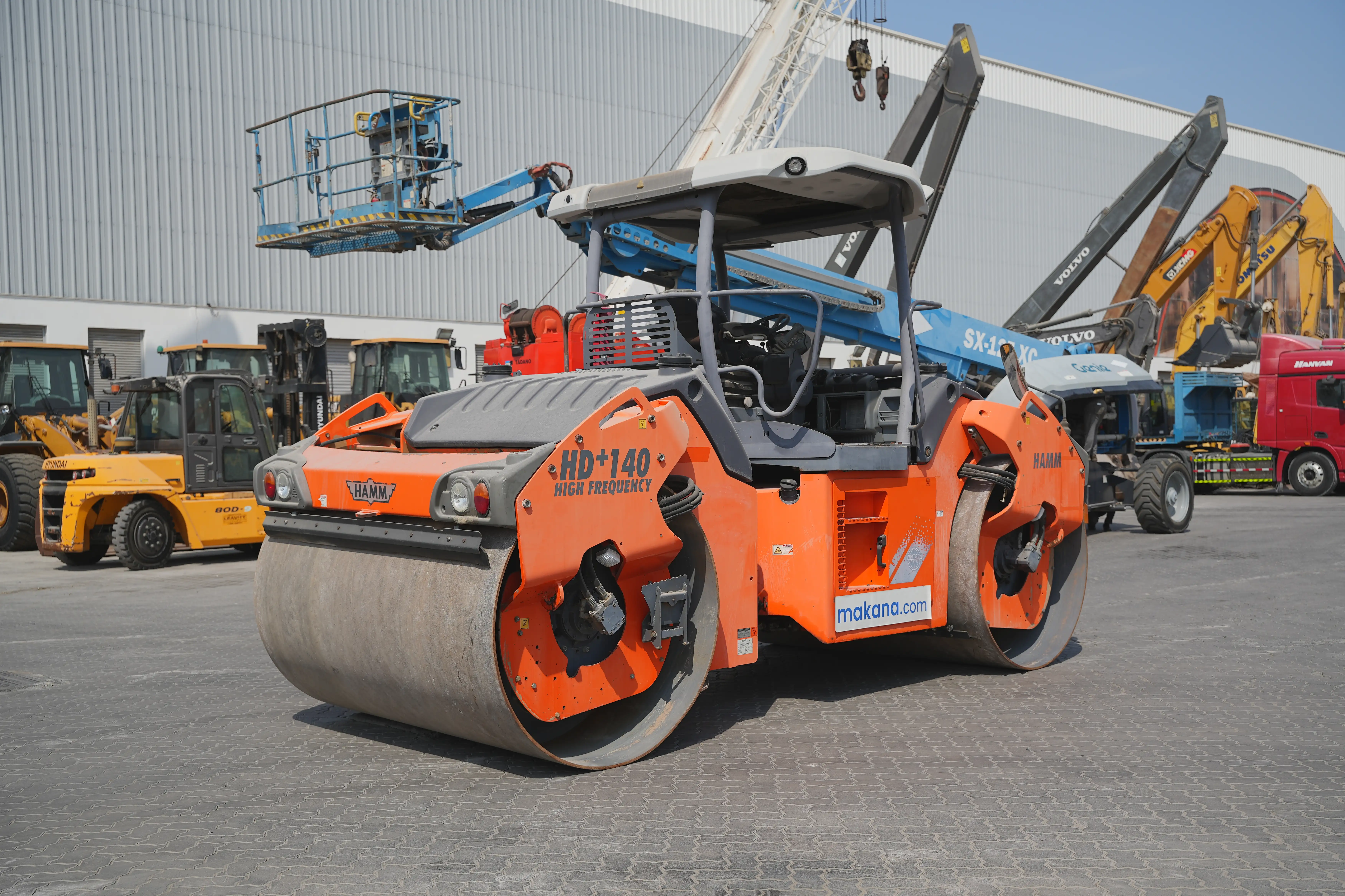 Product-Hamm-HD+-140-VV-HV-tandem-roller-exterior