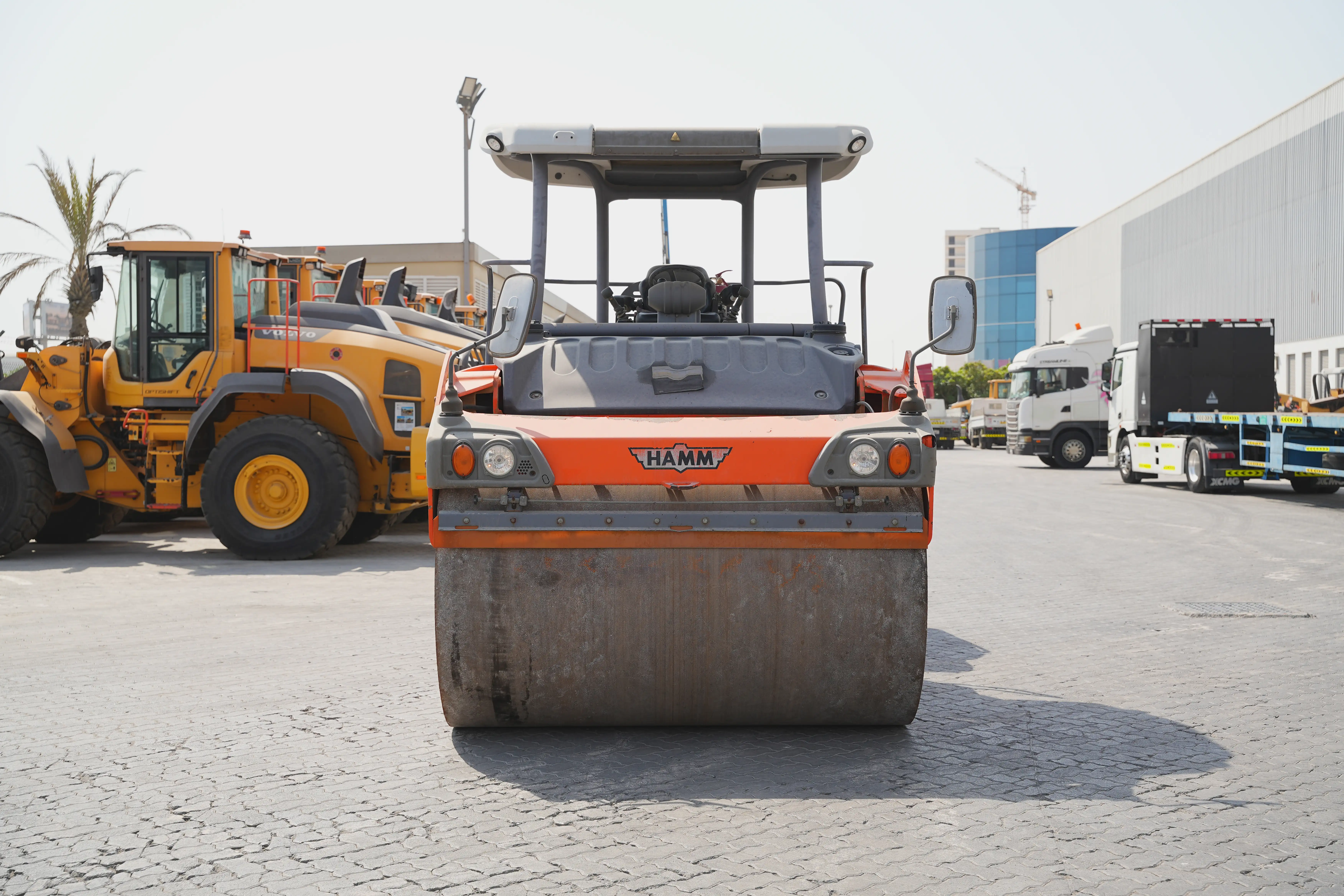 Product-Hamm-HD+-140-VV-HV-tandem-roller-exterior