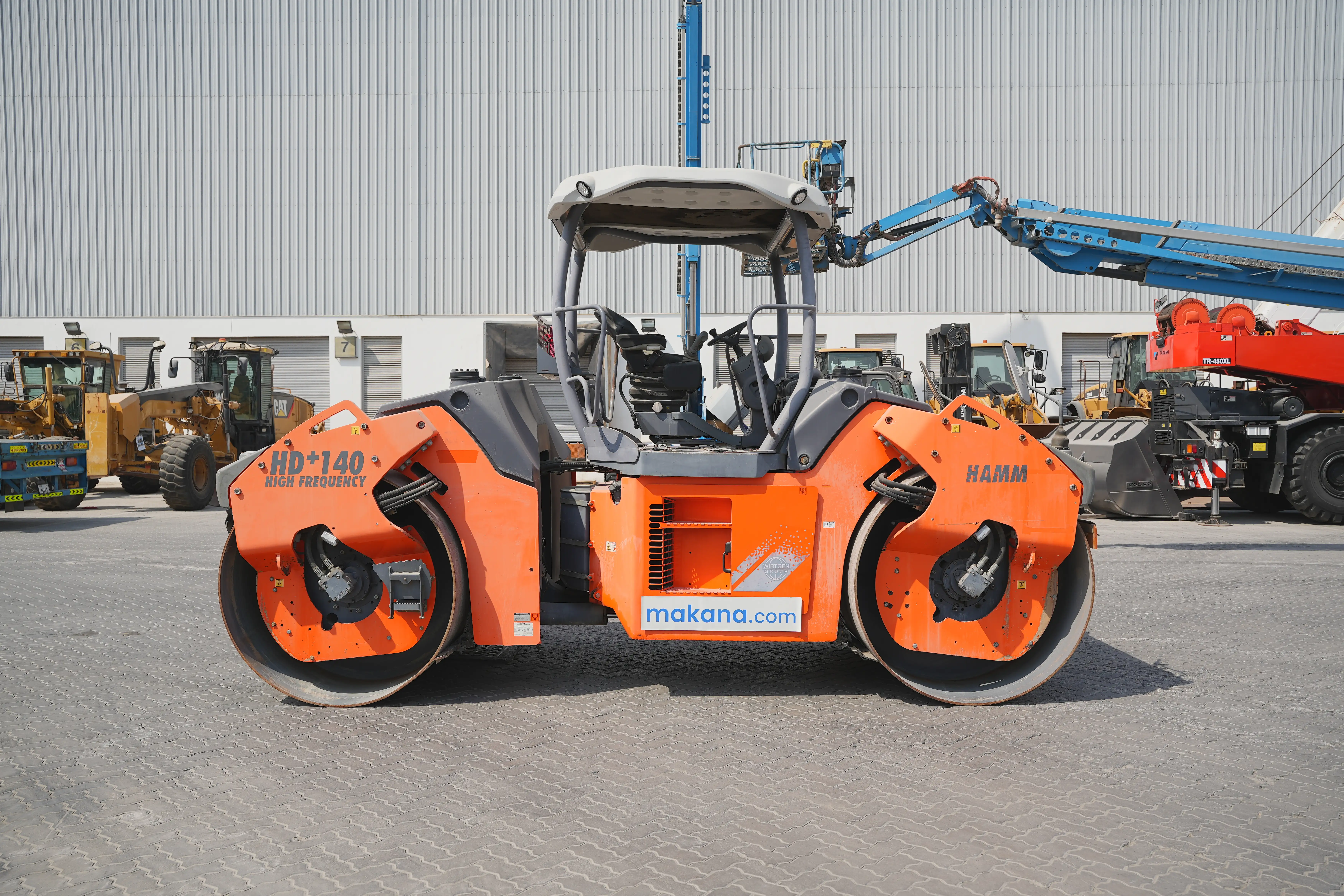 Product-Hamm-HD+-140-VV-HV-tandem-roller-exterior