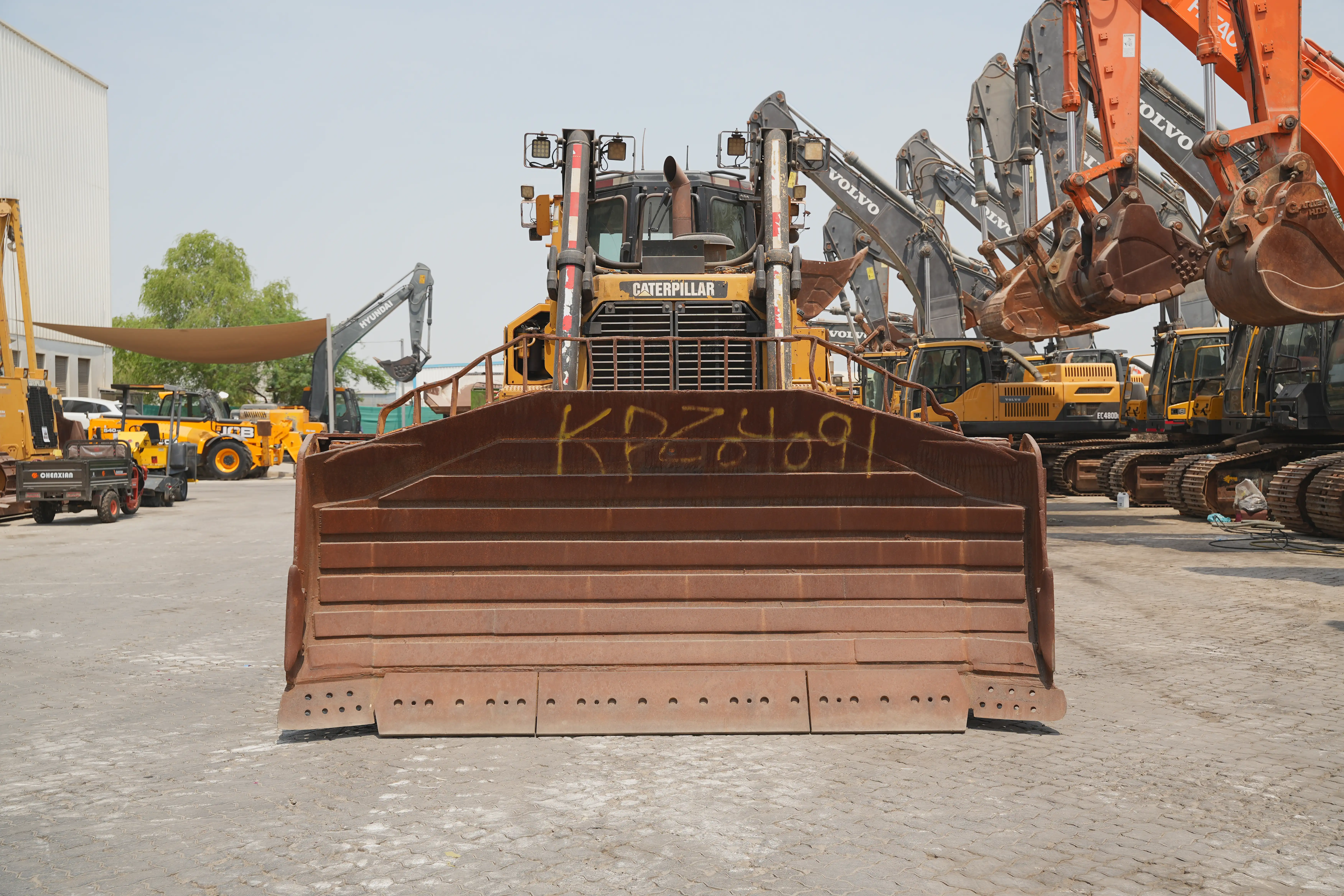 Product-بلدوزر-بجنزير-كاتربيلر-D8T-exterior