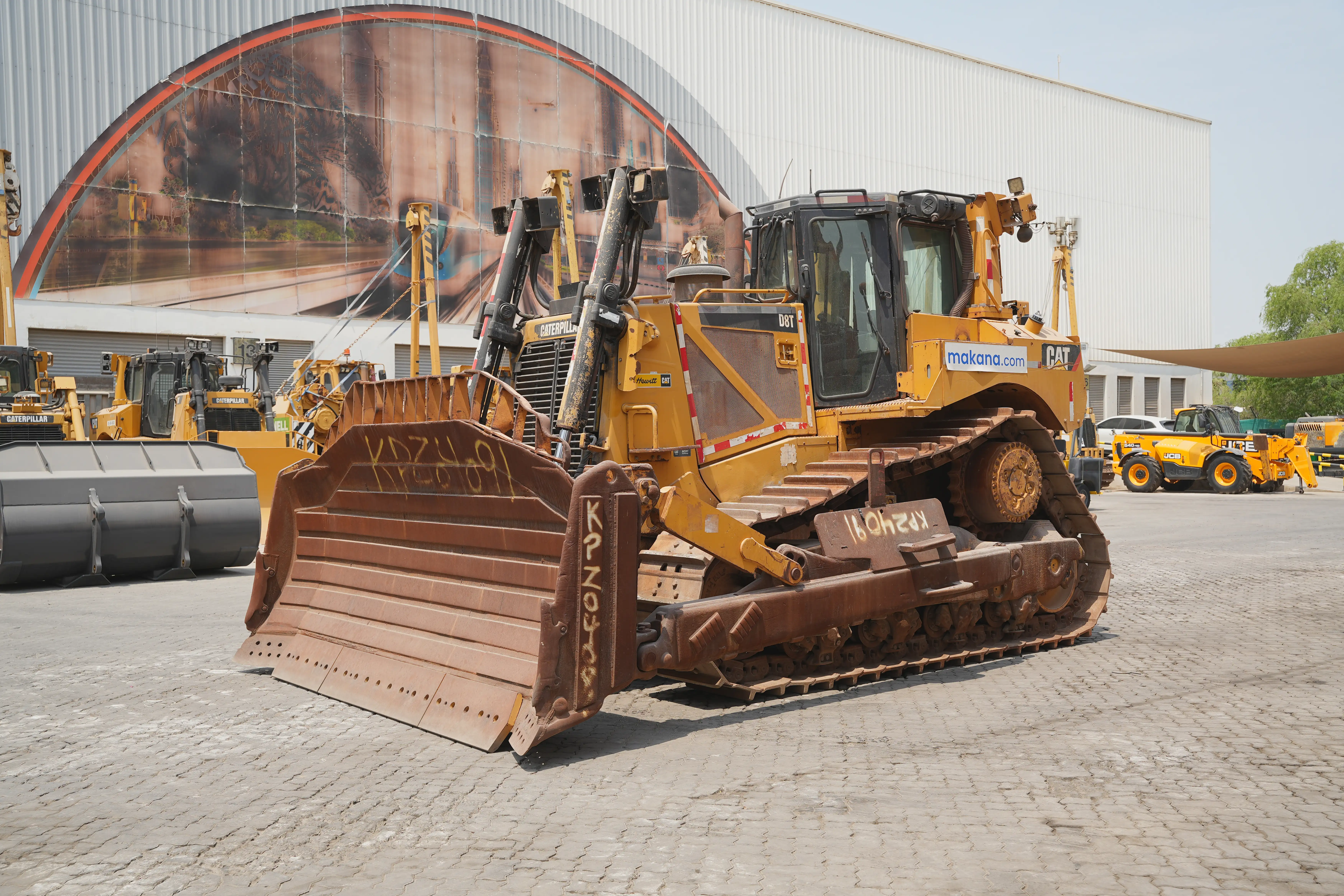 Product-بلدوزر-بجنزير-كاتربيلر-D8T-exterior