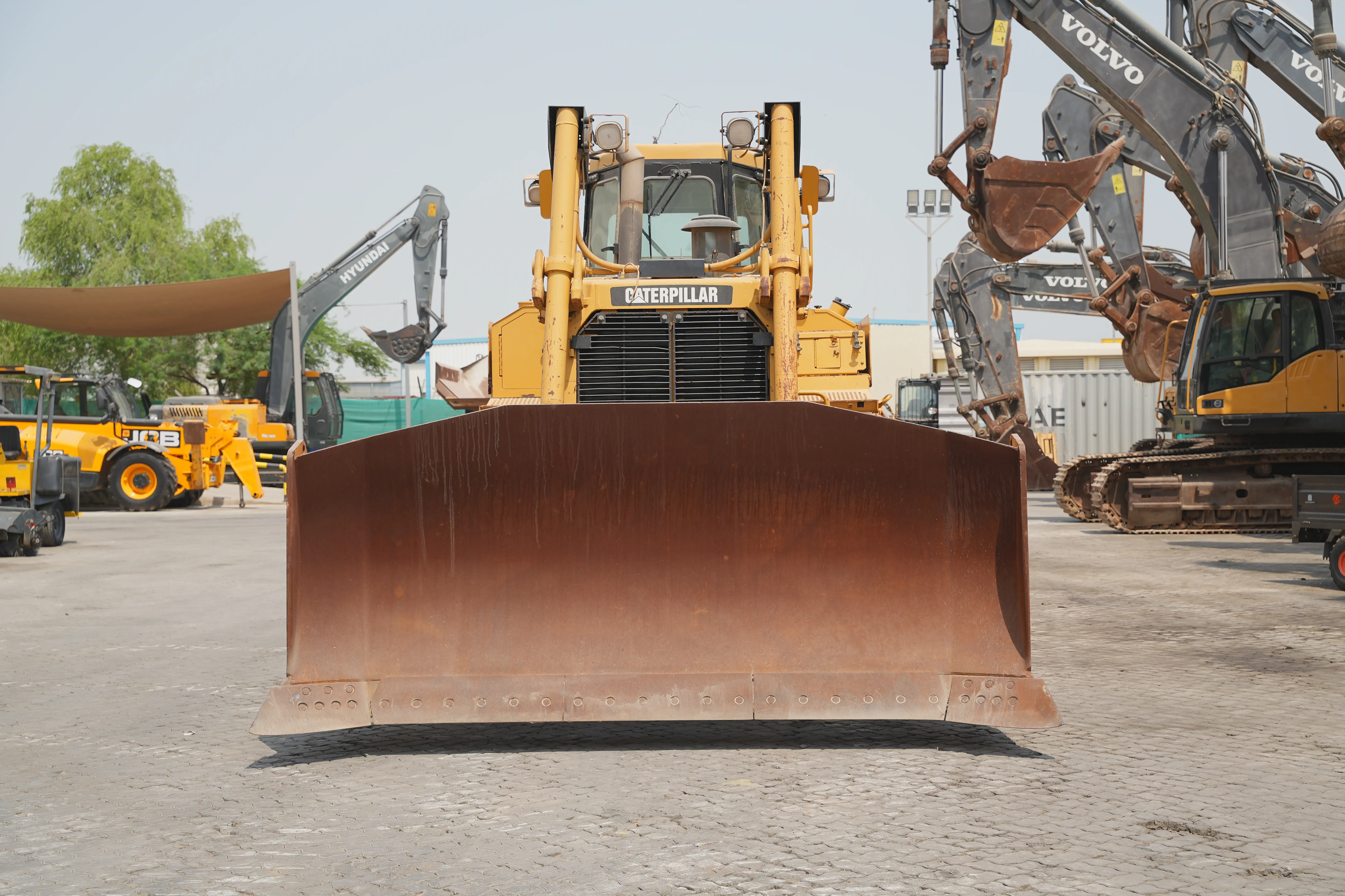 Product-بلدوزر-بجنزير-كاتربيلر-D7R-Series-II-exterior