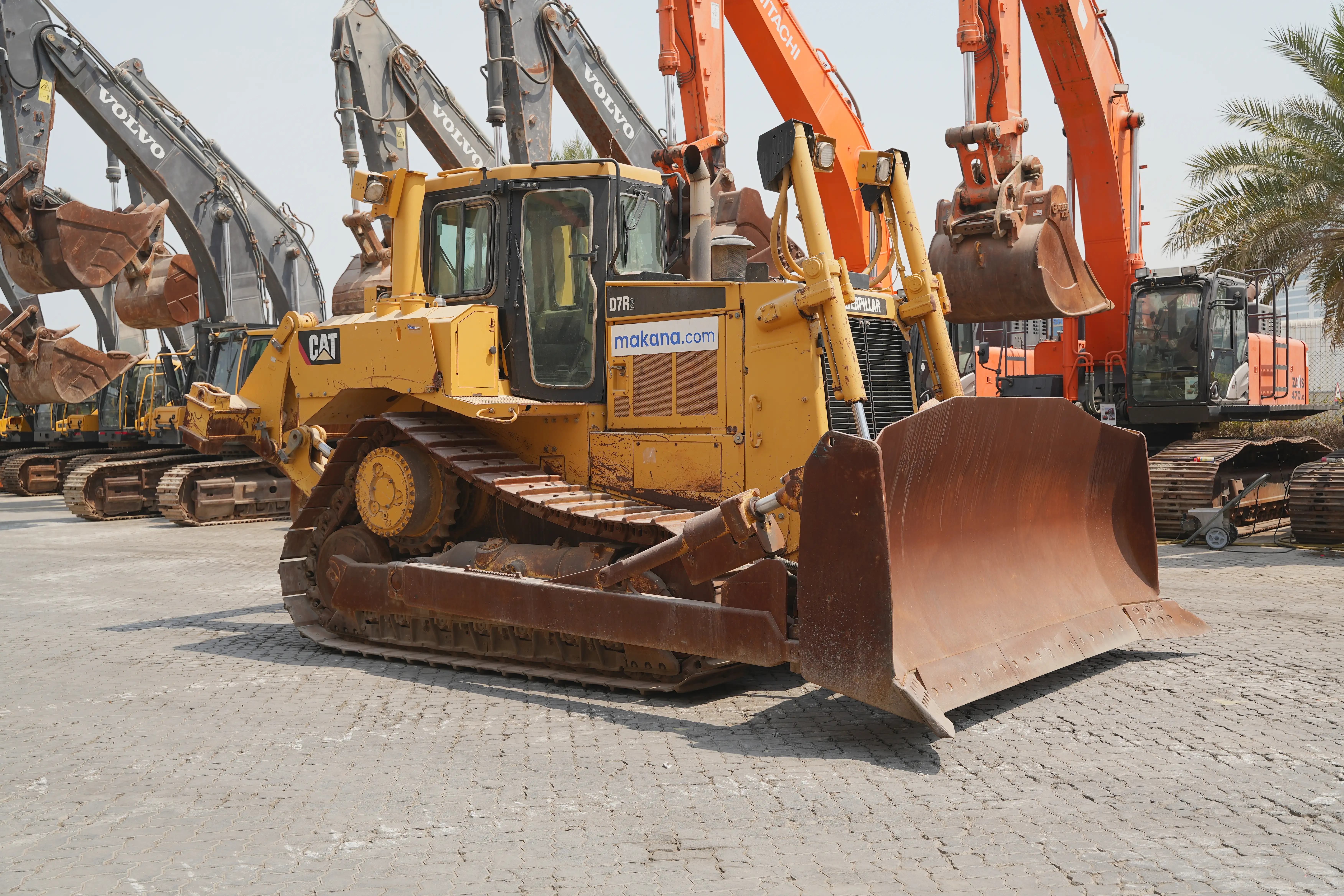Product-بلدوزر-بجنزير-كاتربيلر-D7R-Series-II-exterior
